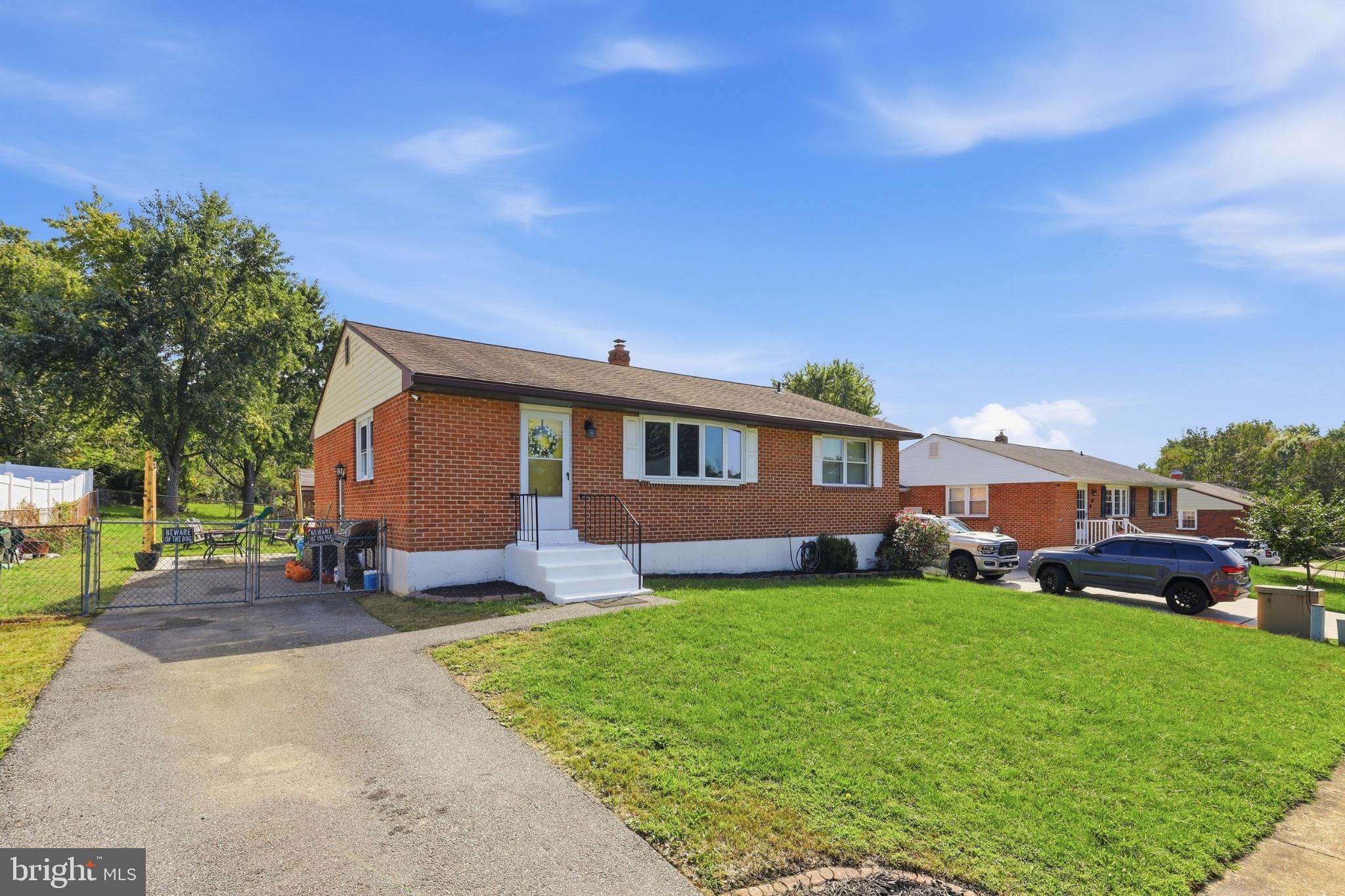 32 TIVERTON CIRCLE