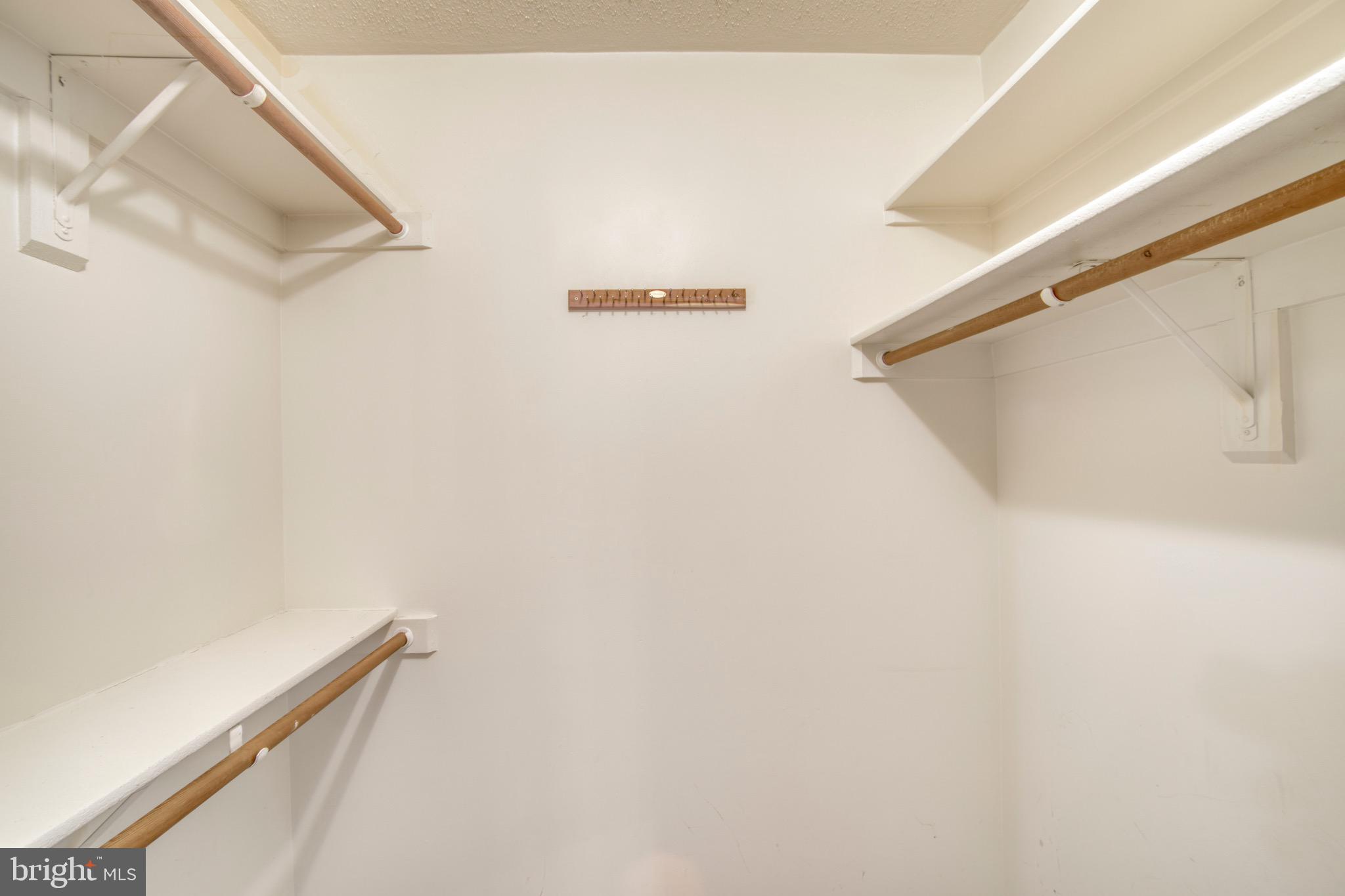 ASTORIA - Residential Lease