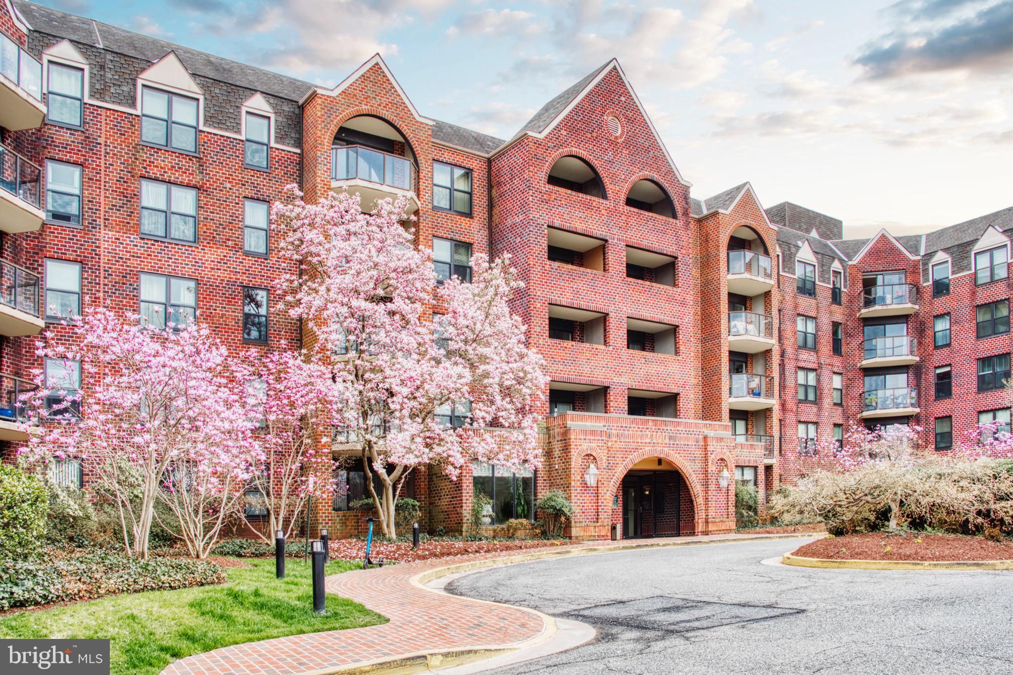 ASTORIA - Residential Lease