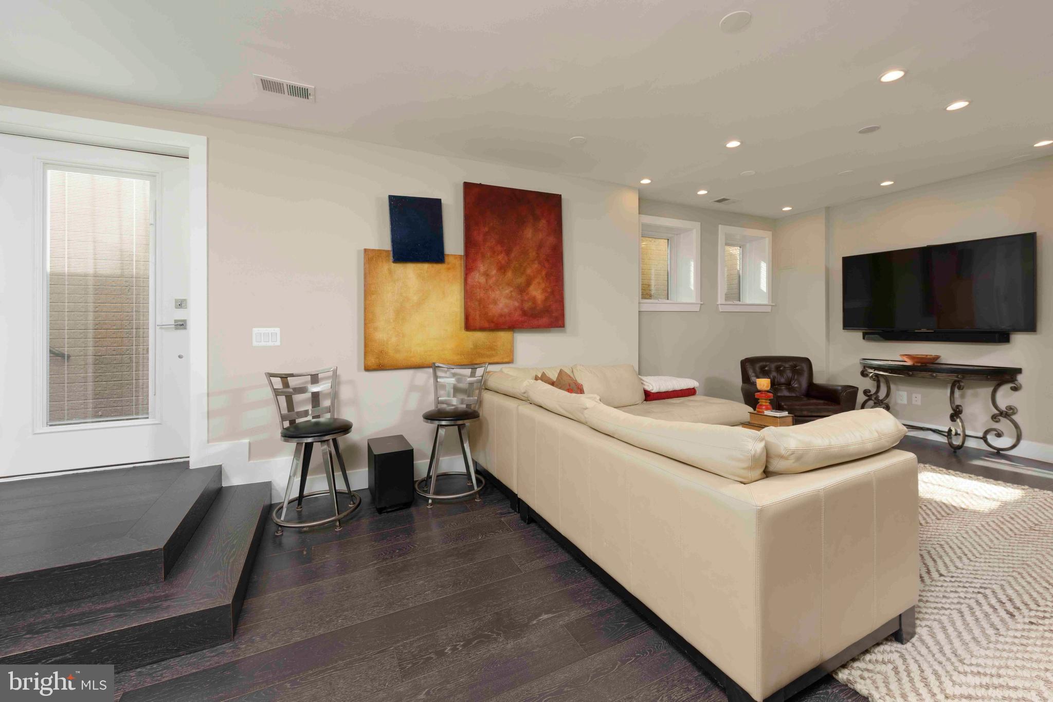 WILKES ROW - OLD TOWN - Residential