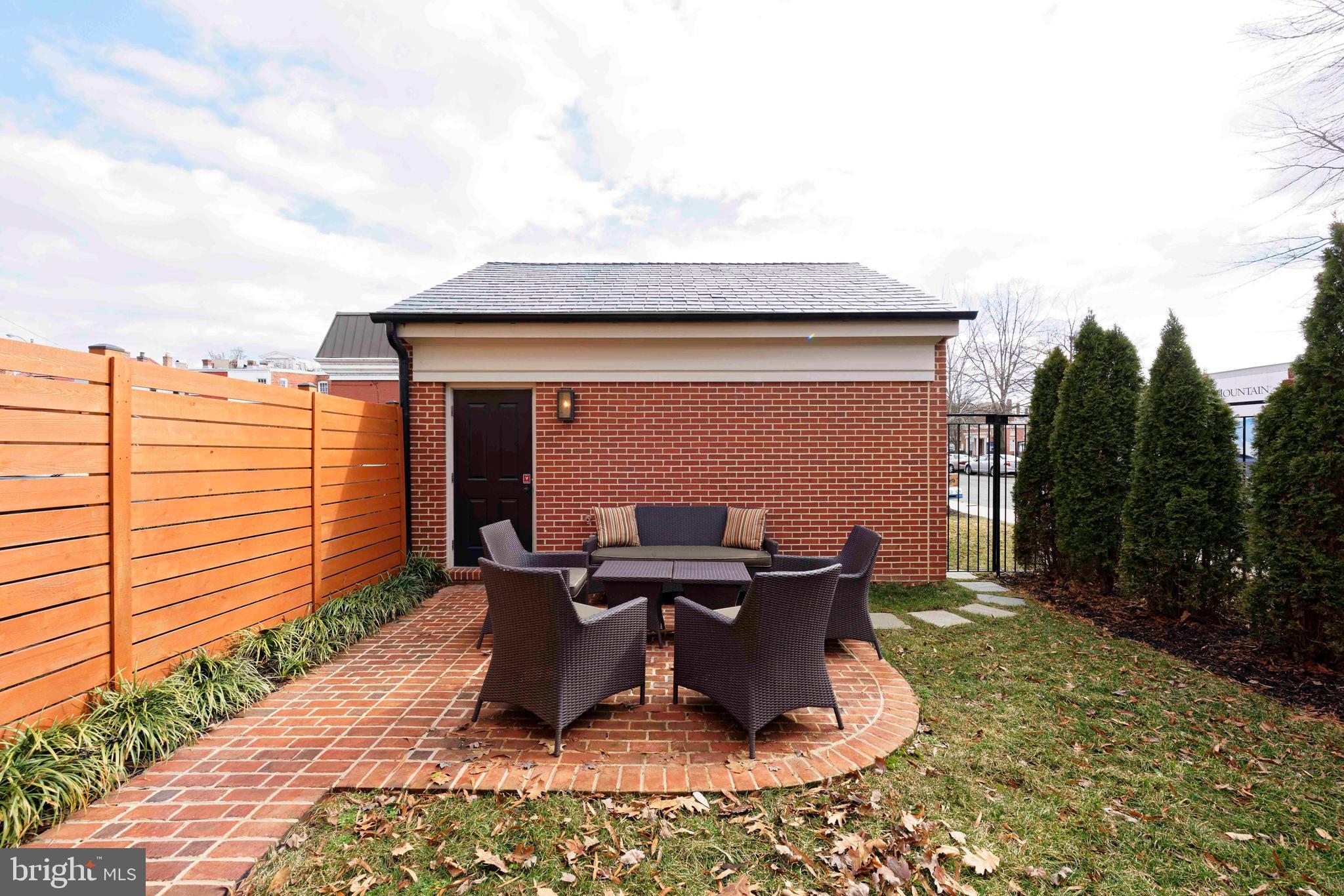 WILKES ROW - OLD TOWN - Residential