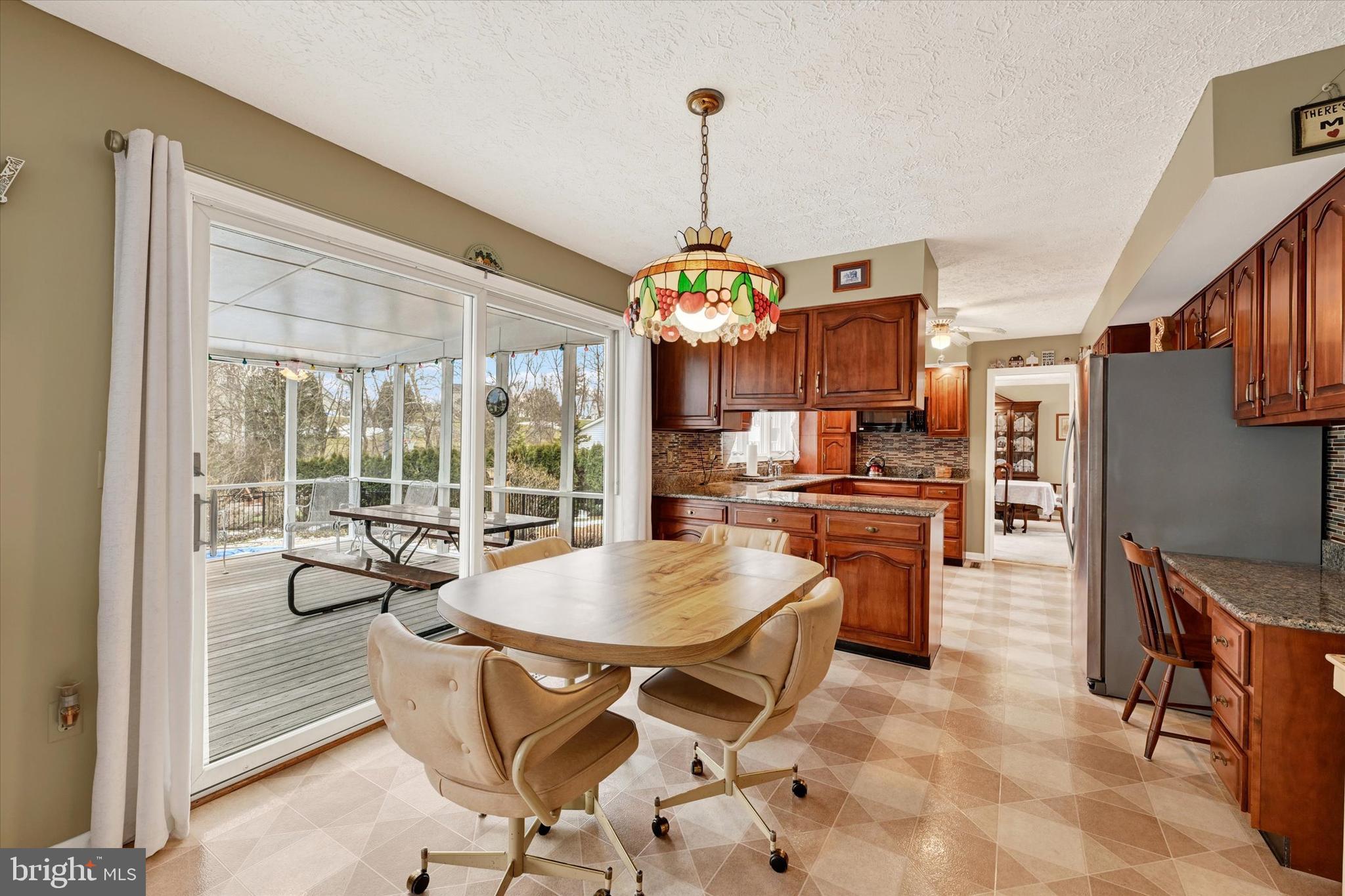 COUNTRY CLUB PARK - Residential