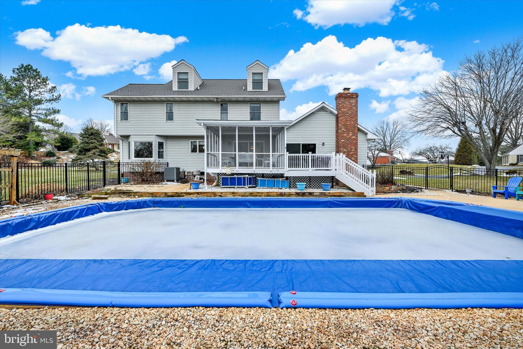 COUNTRY CLUB PARK - Residential