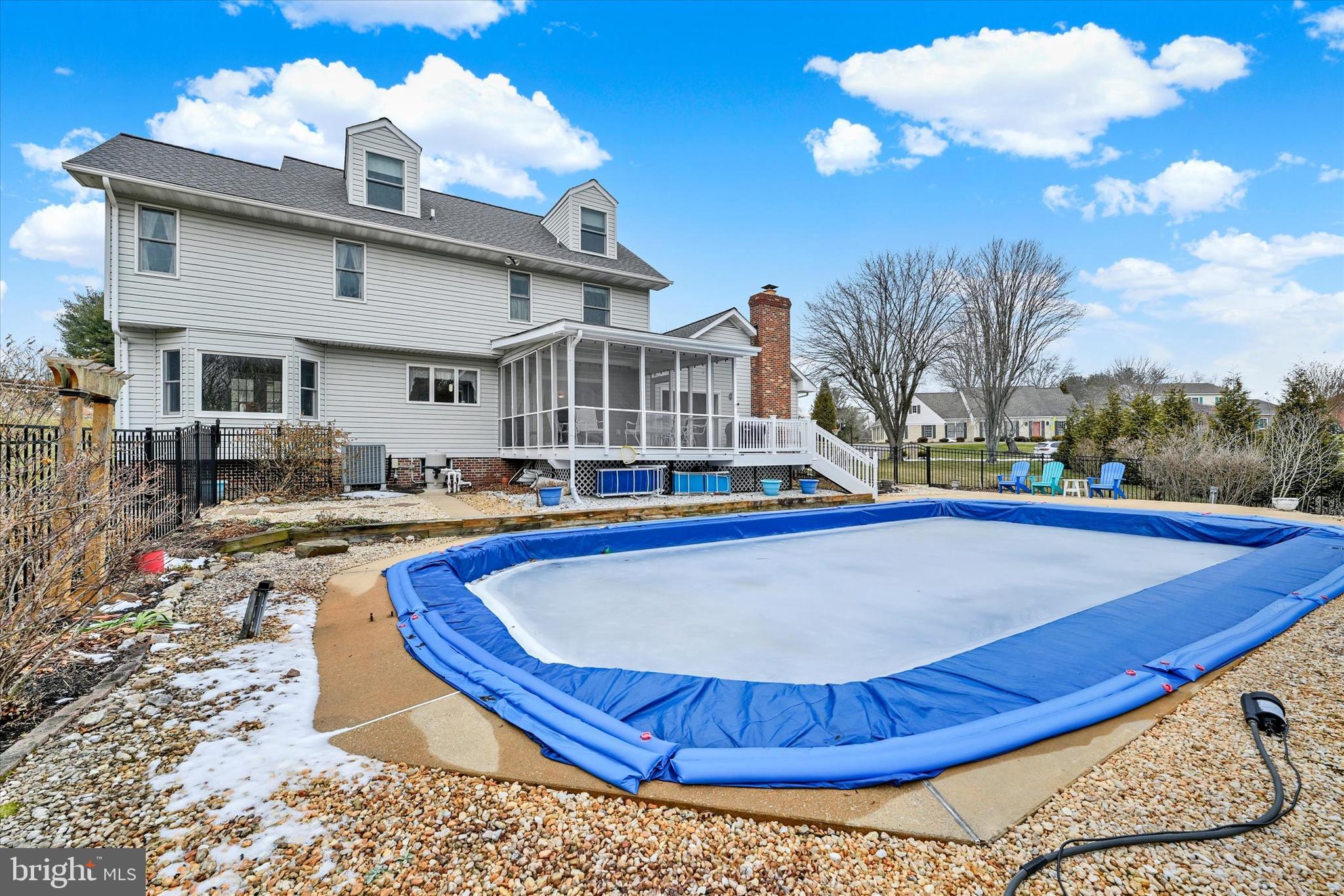 COUNTRY CLUB PARK - Residential