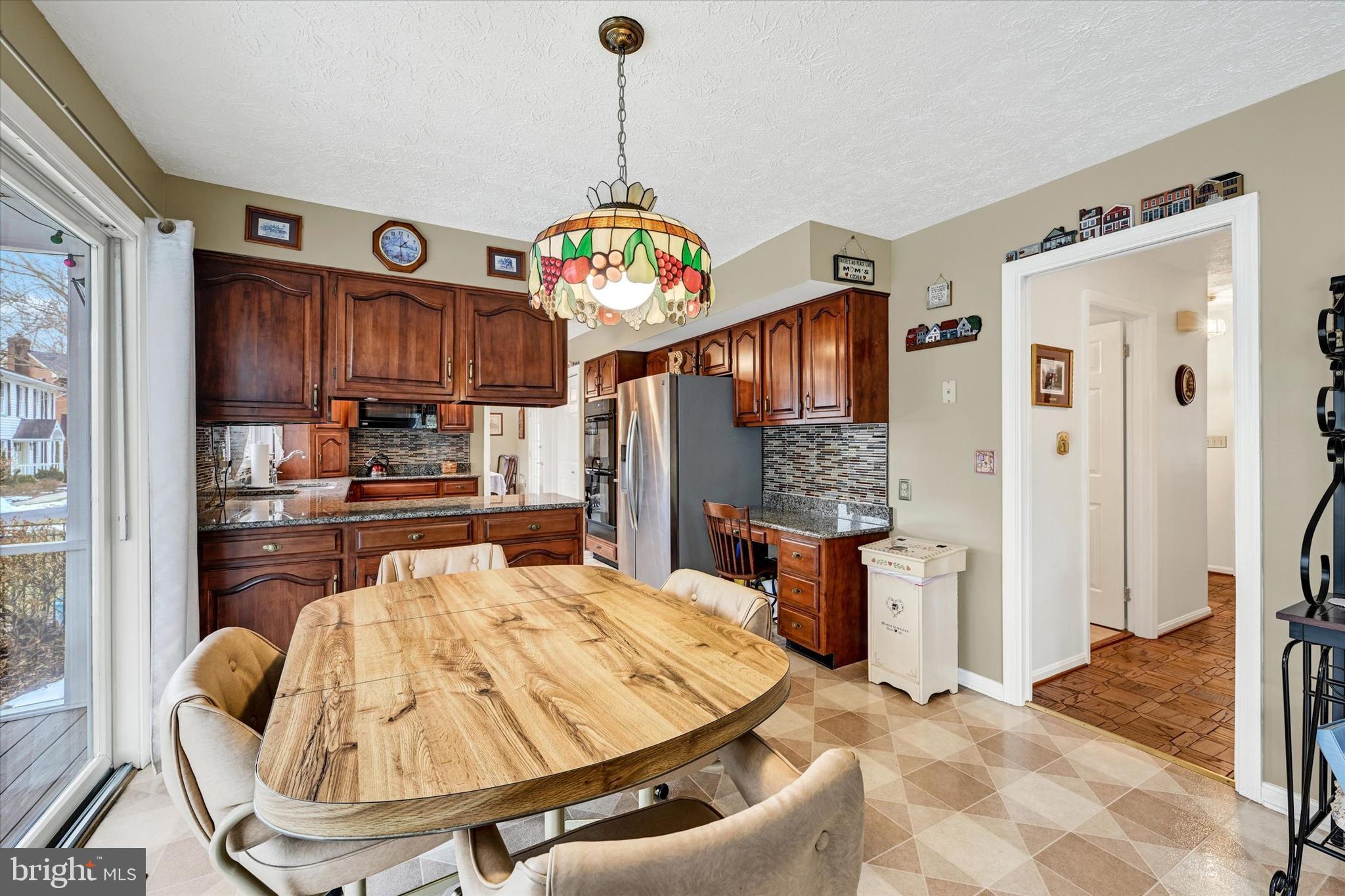 COUNTRY CLUB PARK - Residential