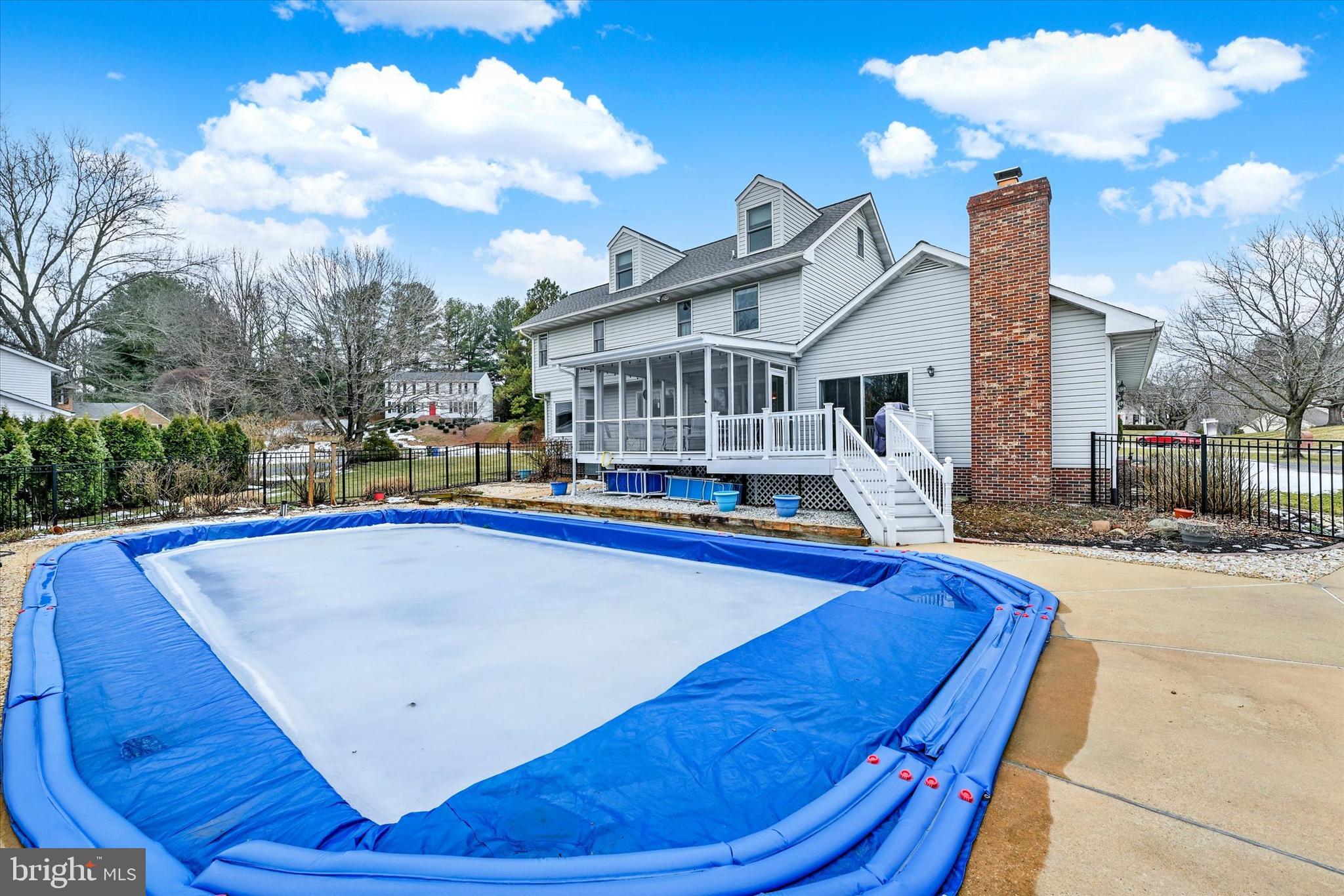 COUNTRY CLUB PARK - Residential