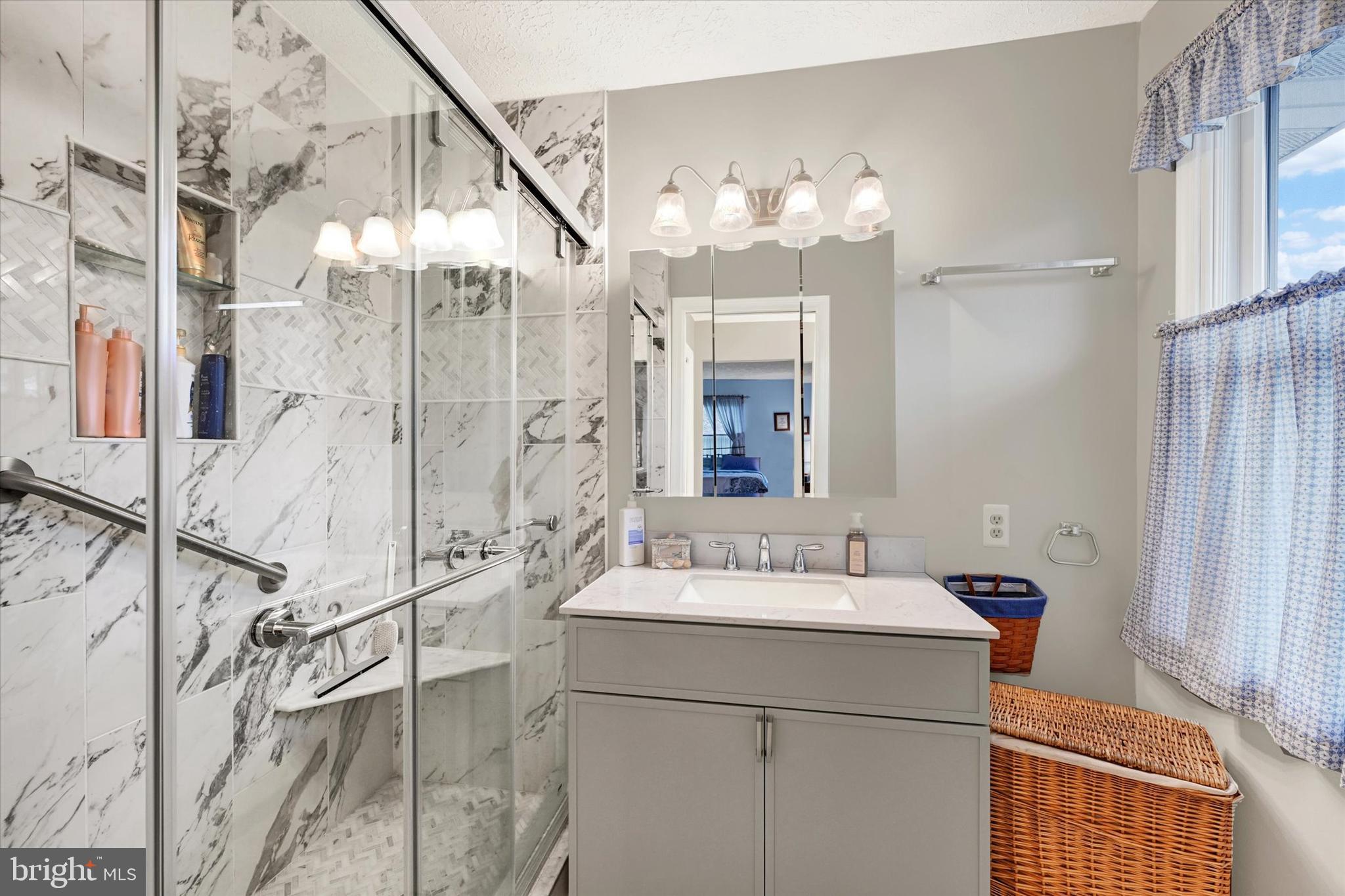 COUNTRY CLUB PARK - Residential