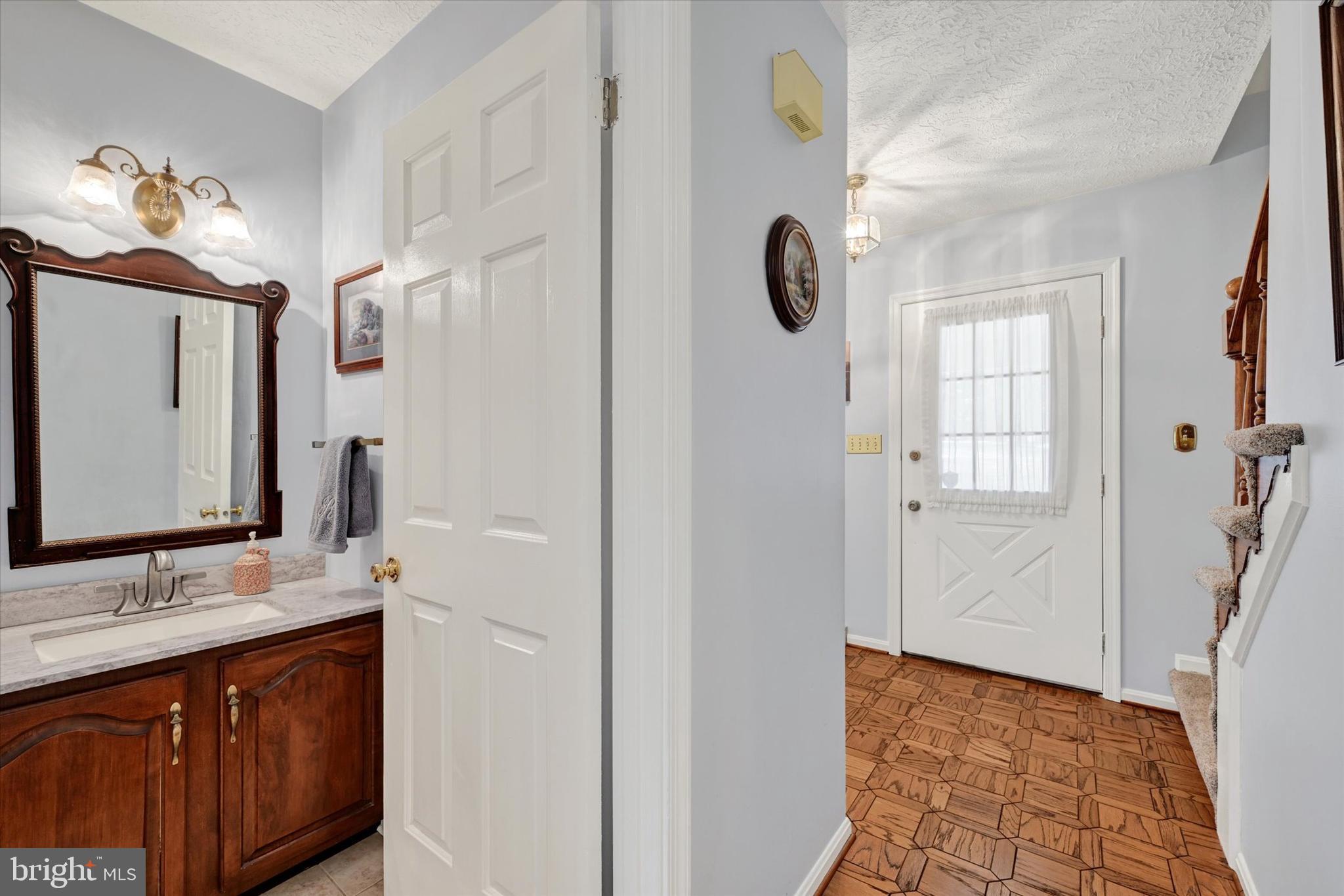 COUNTRY CLUB PARK - Residential