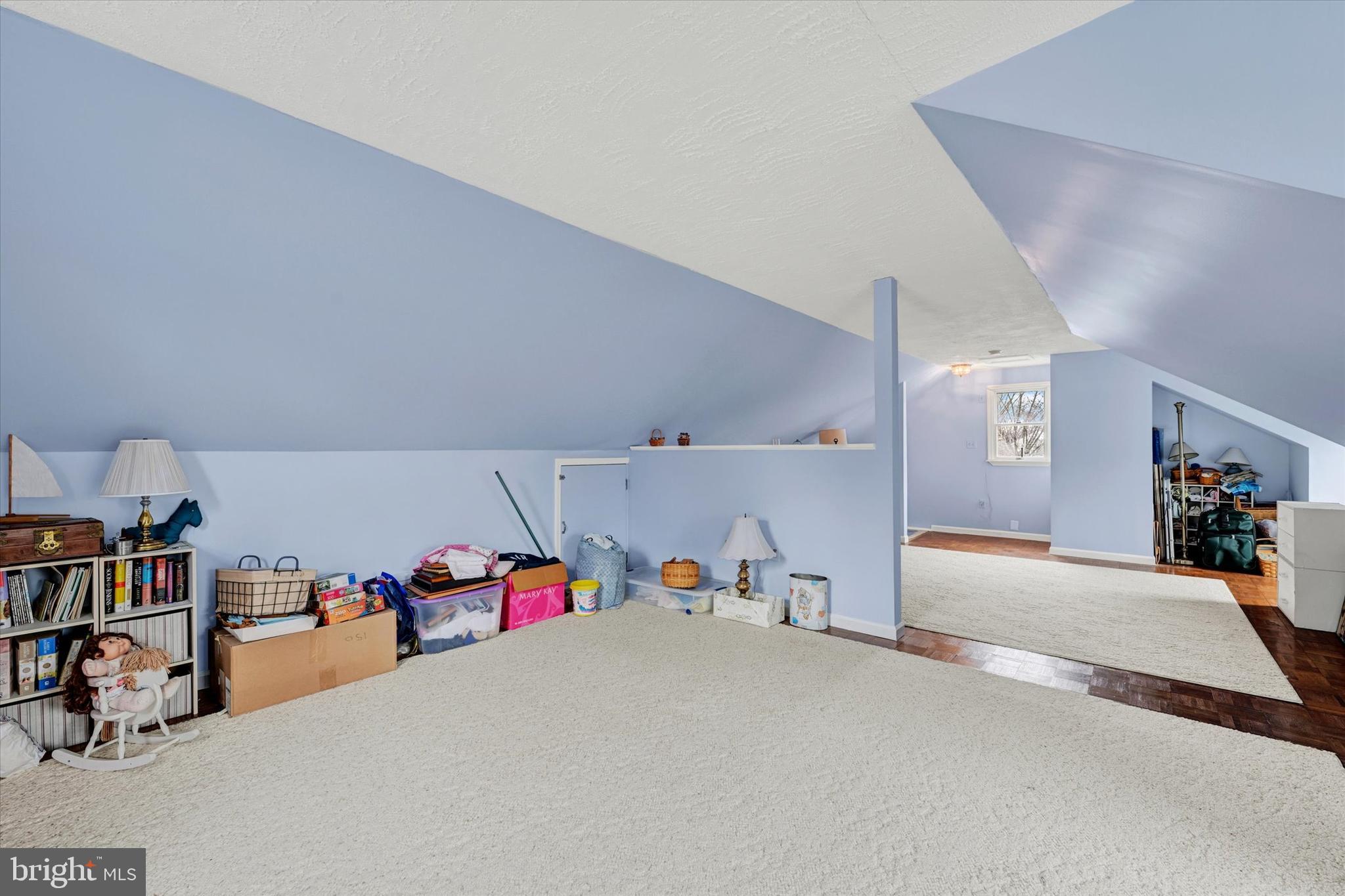 COUNTRY CLUB PARK - Residential