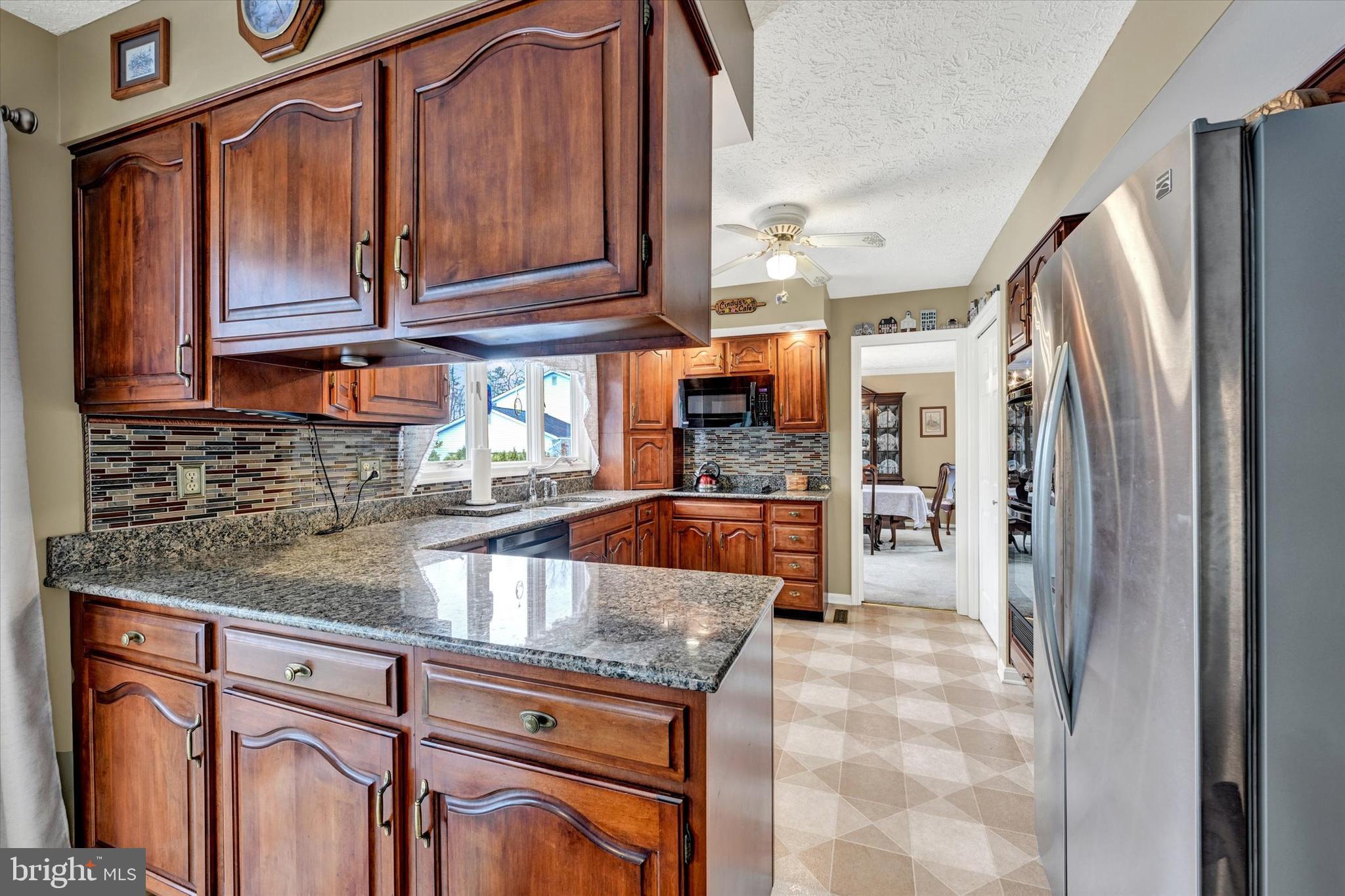 COUNTRY CLUB PARK - Residential