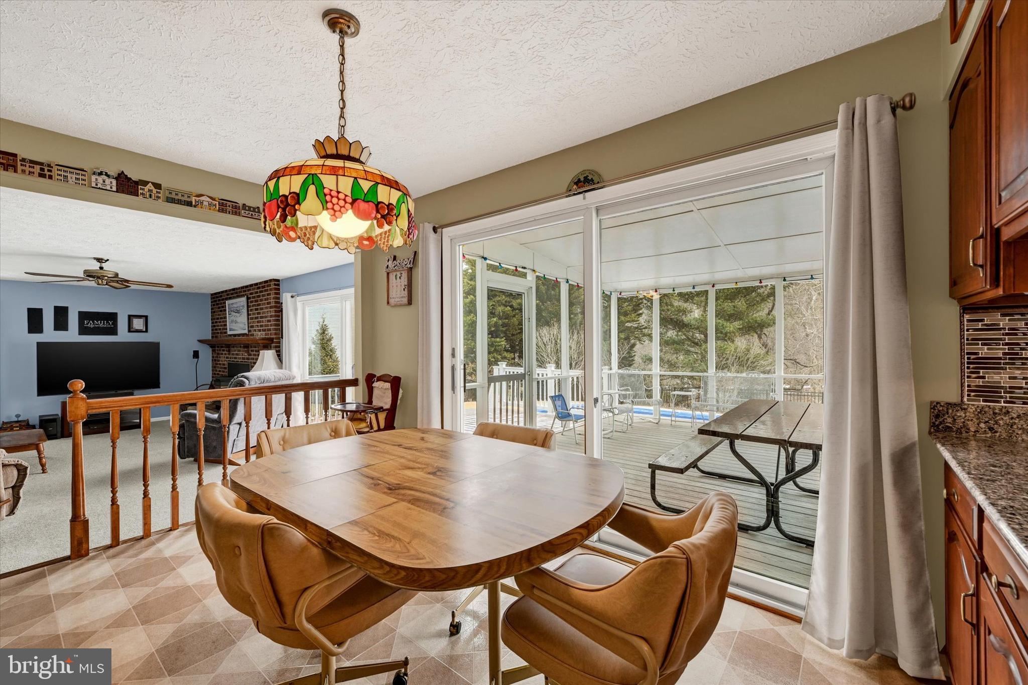 COUNTRY CLUB PARK - Residential