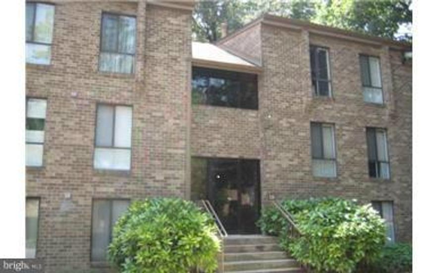 PRISTINE RENTAL   NEWLY INSTALLED PERGO FLOORING, FRESH PAINT,  MASTER BEDROOM HAS A LARGE WALK-IN CLOSET AND ACCESS TO FULL BATH SECONDARY BEDROOMS HAVE AMPLE CLOSET SPACE SLIDING GLASS DOOR ACCESS TO BALCONY FOR OUTDOOR ENTERTAINING! EZ COMMUTER ACCESS, CLOSE TO SHOPPING & RESTON'S AMENITIES!W/D IN UNIT AND EXTRA STORAGE AVAILABLE IN THE BUILDING. FURNISHED FOR AN EXTRA $150.