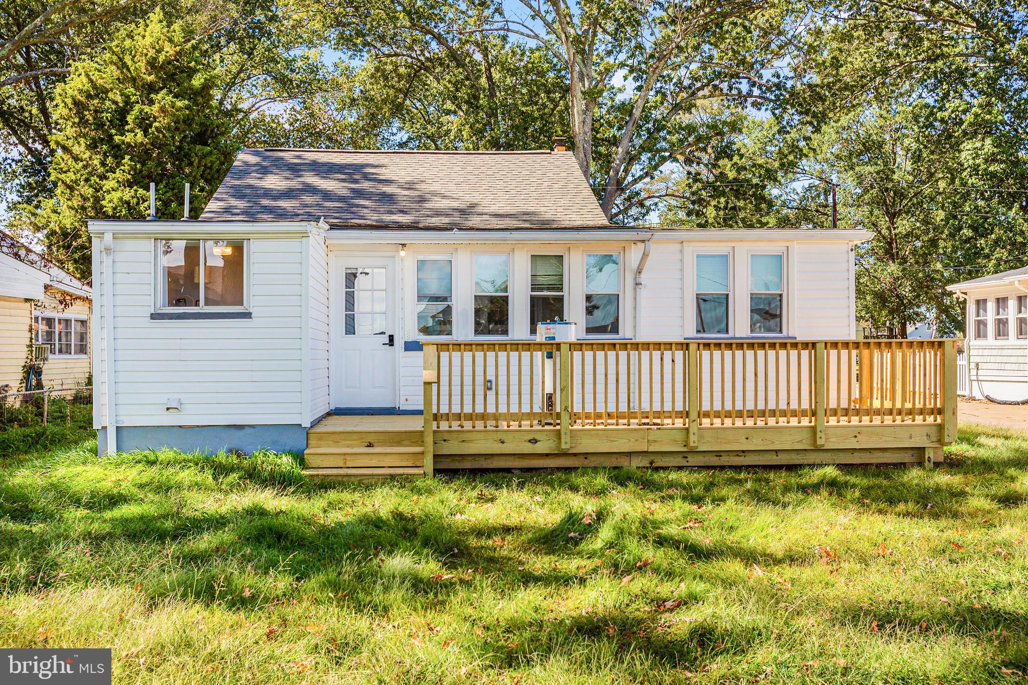 COLONIAL BEACH - Residential