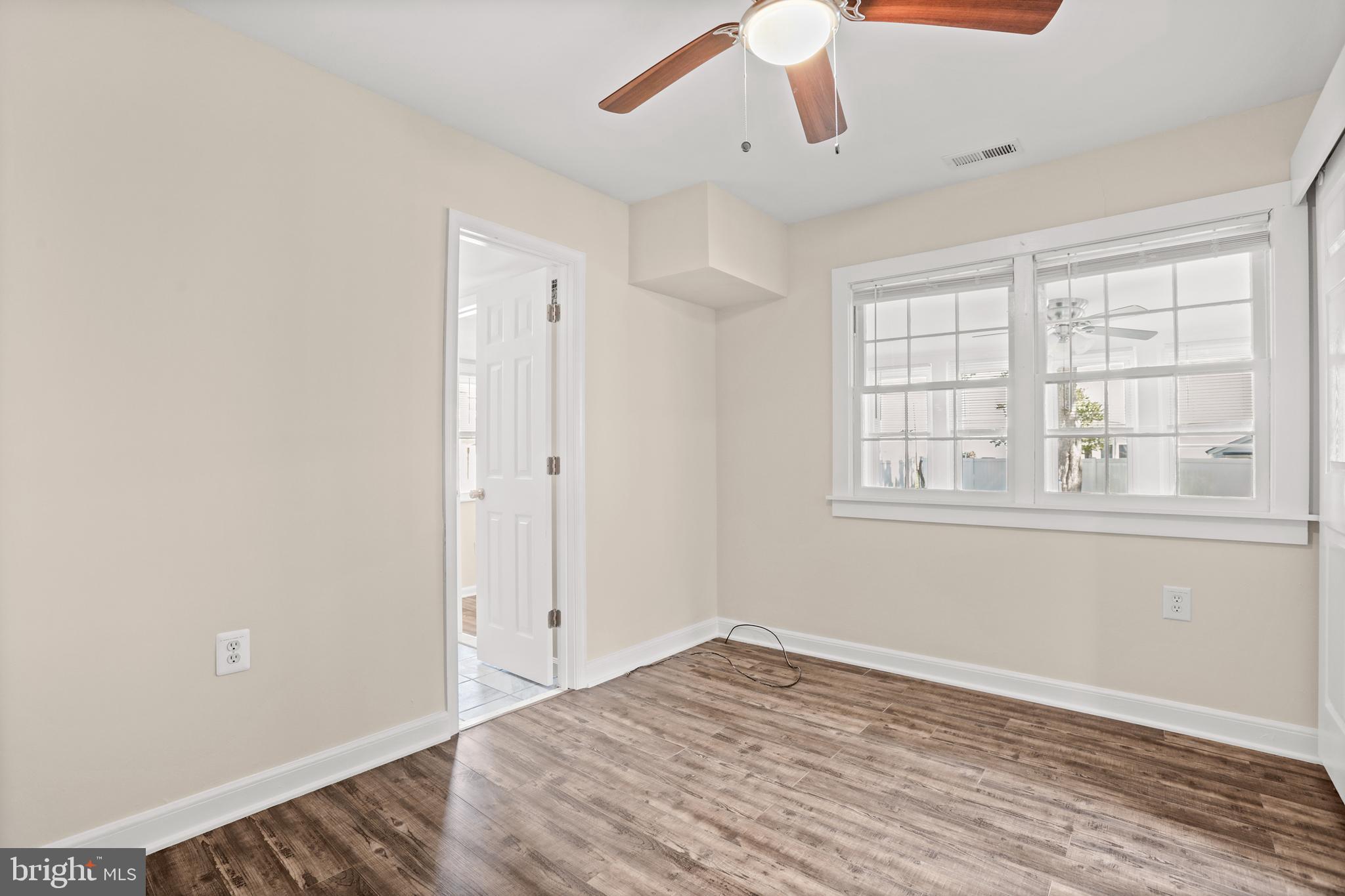 COLONIAL BEACH - Residential