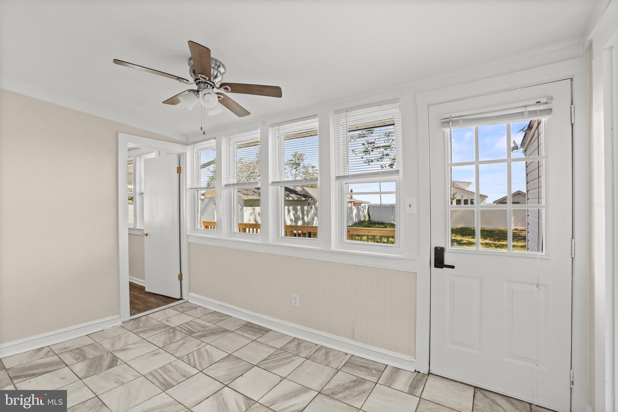 COLONIAL BEACH - Residential