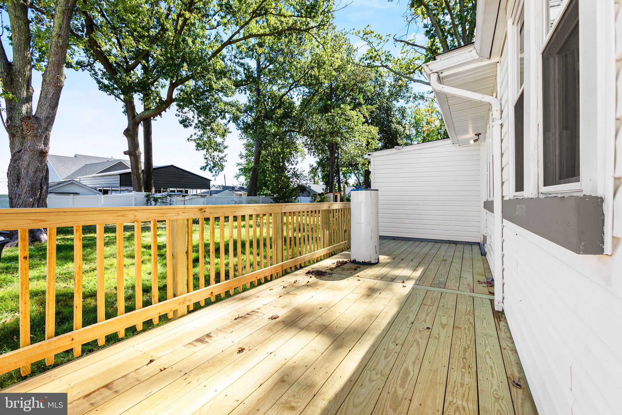 COLONIAL BEACH - Residential