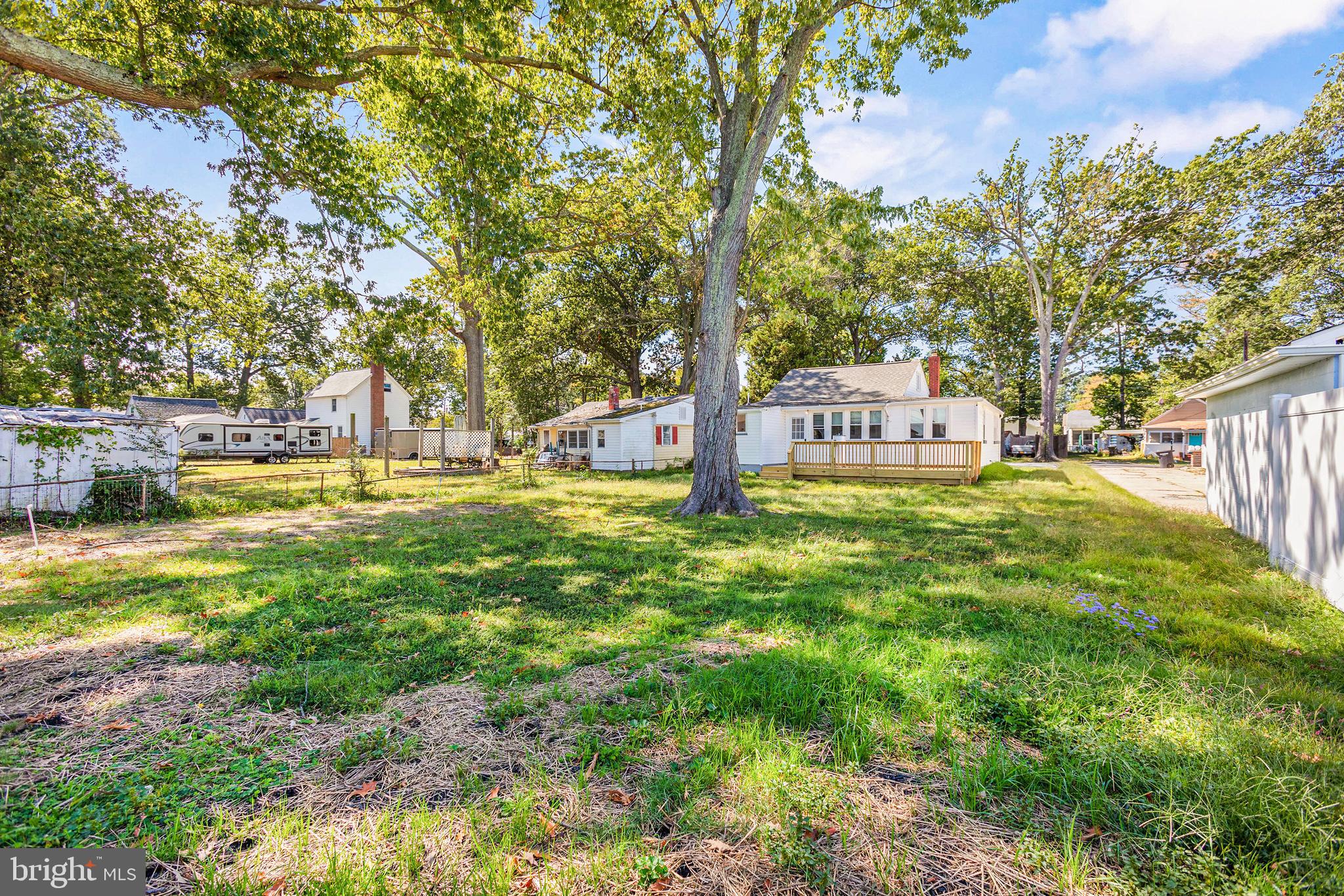 COLONIAL BEACH - Residential