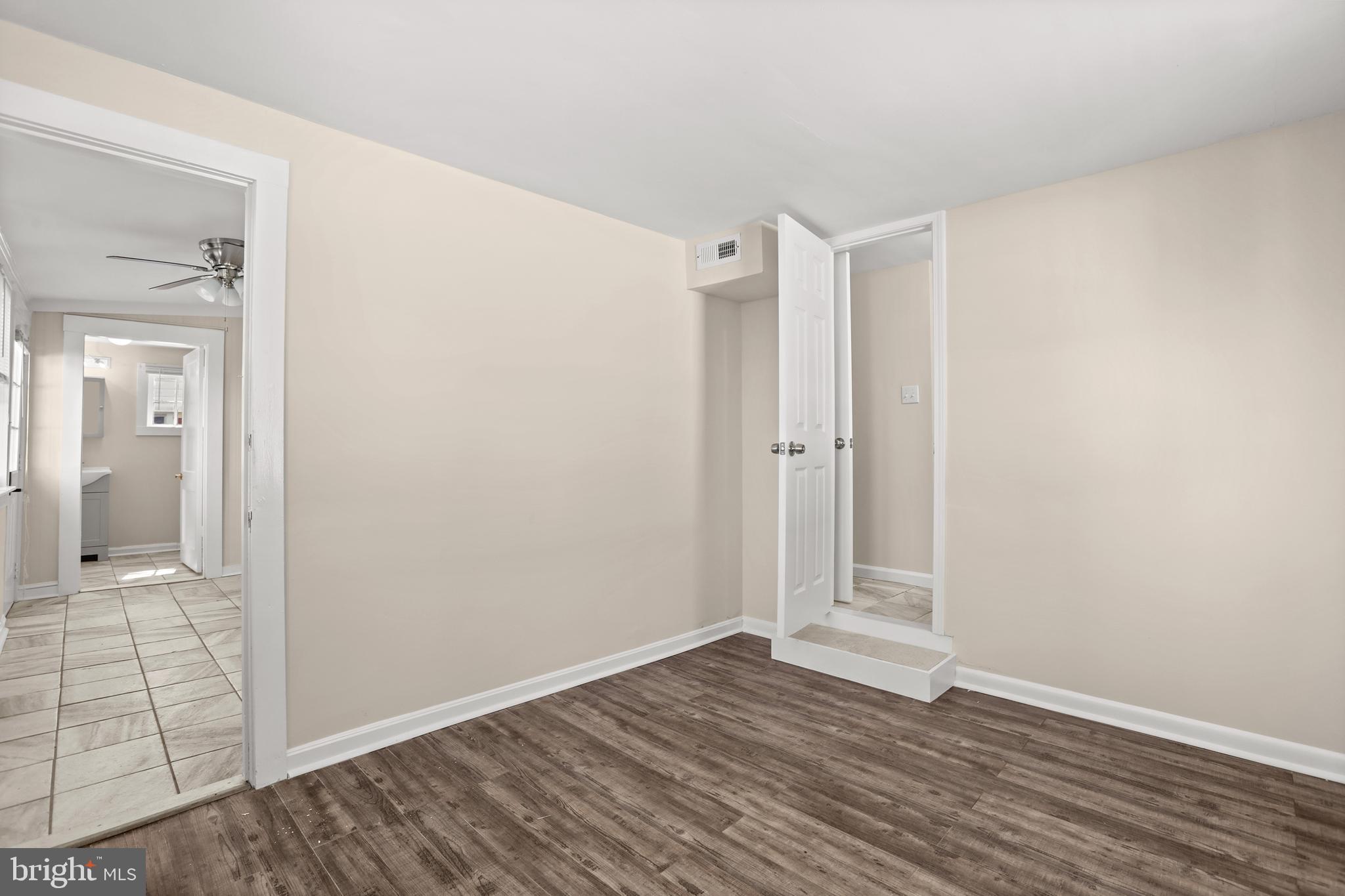 COLONIAL BEACH - Residential