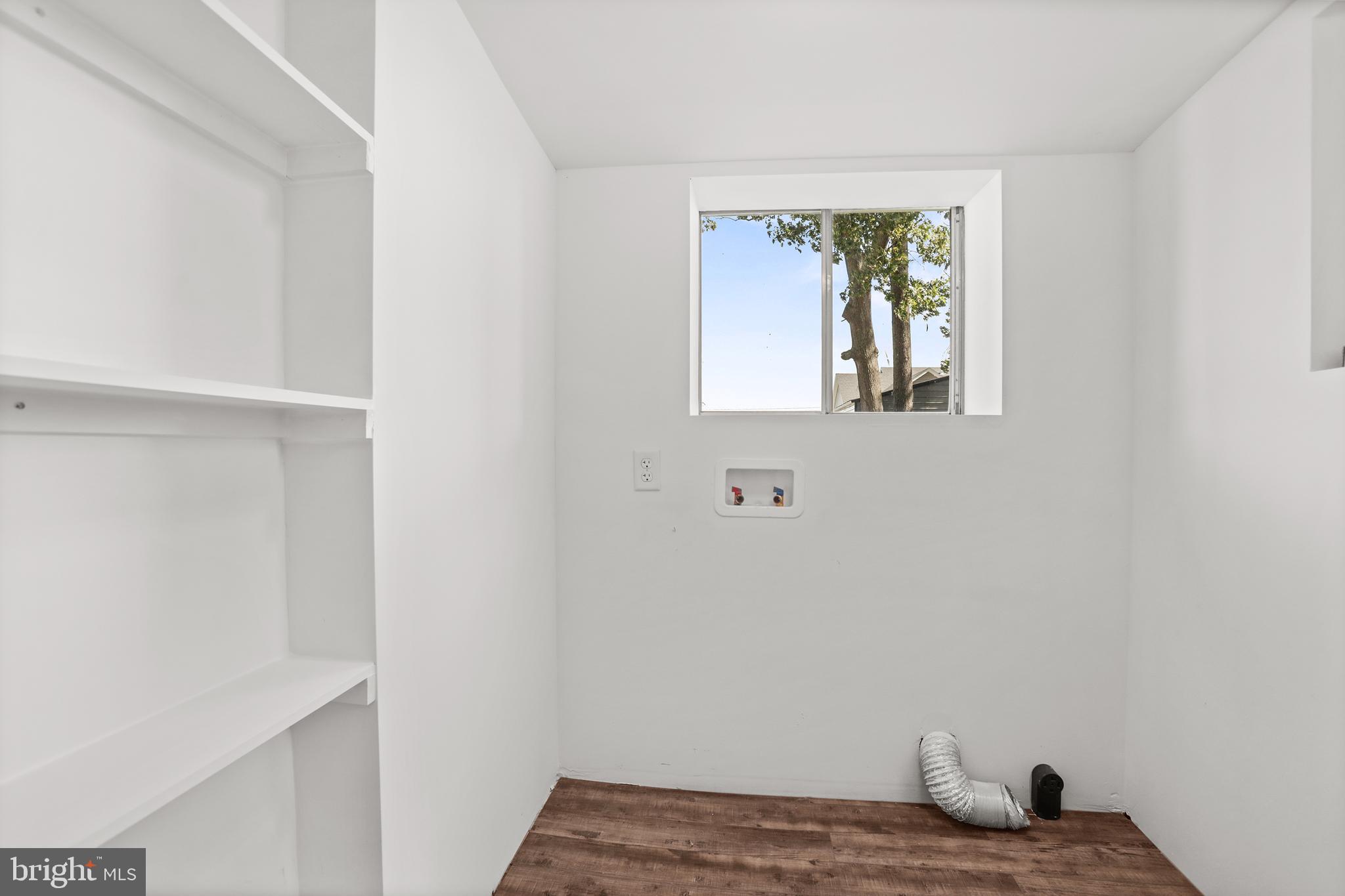 COLONIAL BEACH - Residential