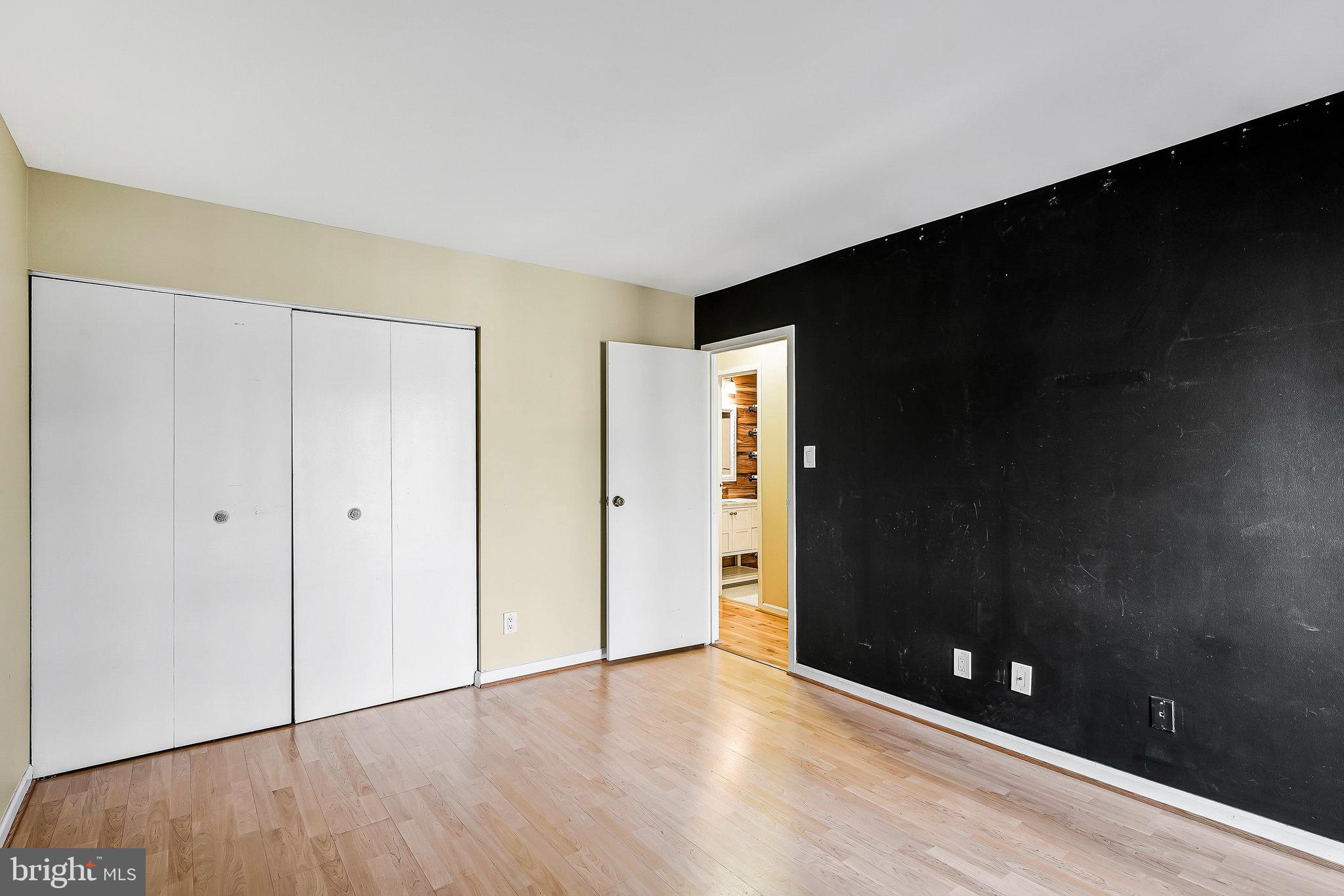 HUNTERS WOODS VILLAGE - Residential