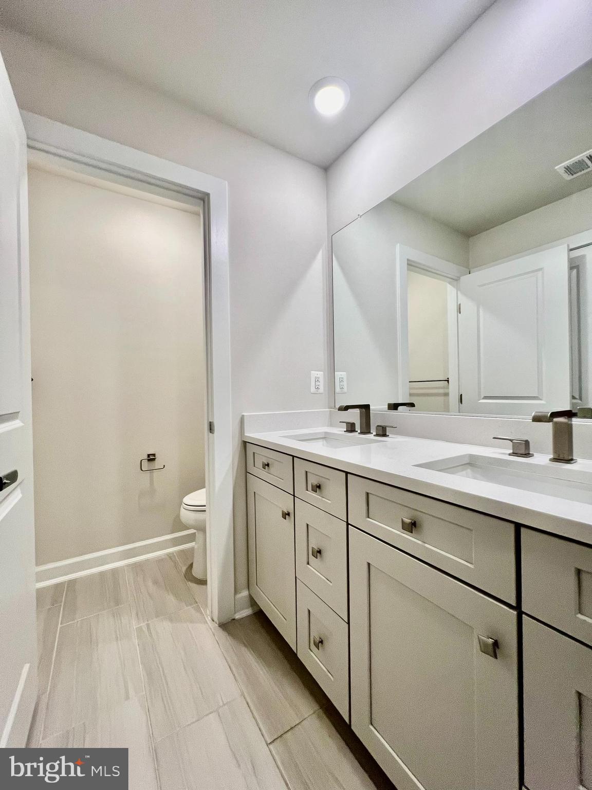 WATERVIEW AT WOODLAND PARK - Residential Lease