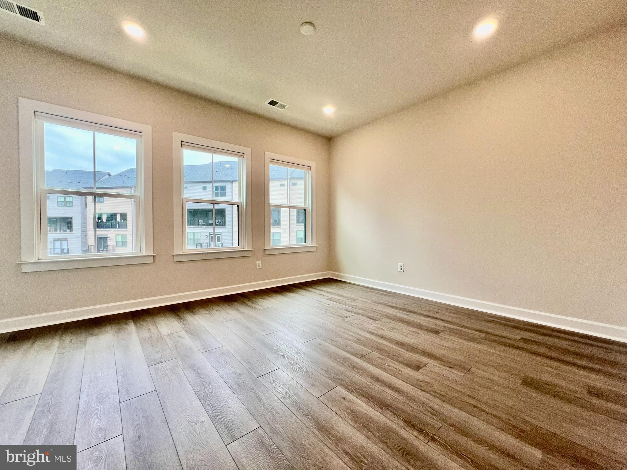 WATERVIEW AT WOODLAND PARK - Residential Lease