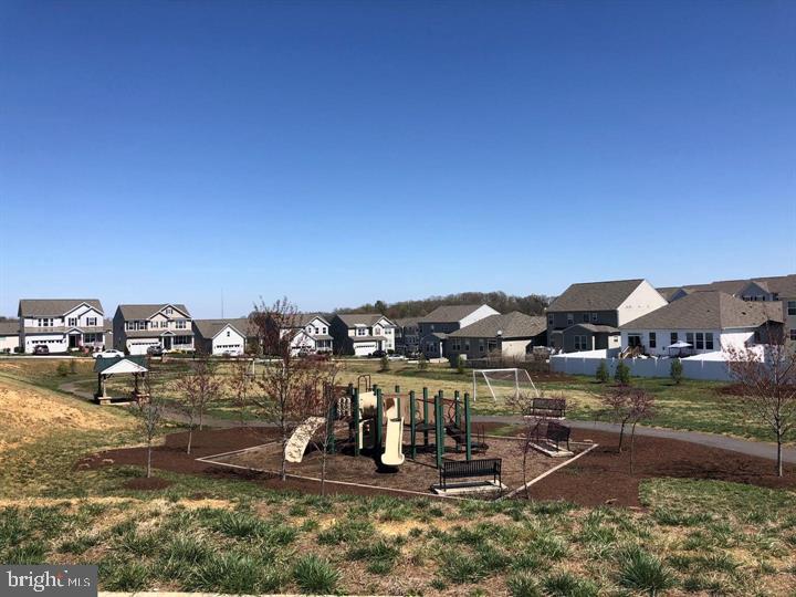 SUMMERFIELD - Residential