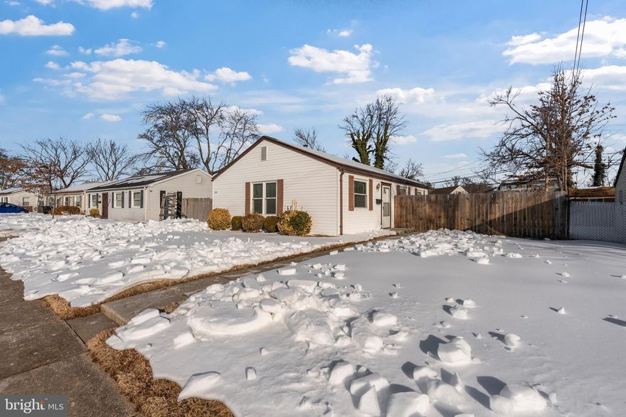 Perfectly located pleasant one level home is move in ready.  Easy floorpan offers perfect family and roommate scenario.  Bedrooms provide adequate furnishing space.  Larger rear yard setting with one shed for renter's storage needs.  Driveway offers perfect off street parking for two cars.

Come see today!