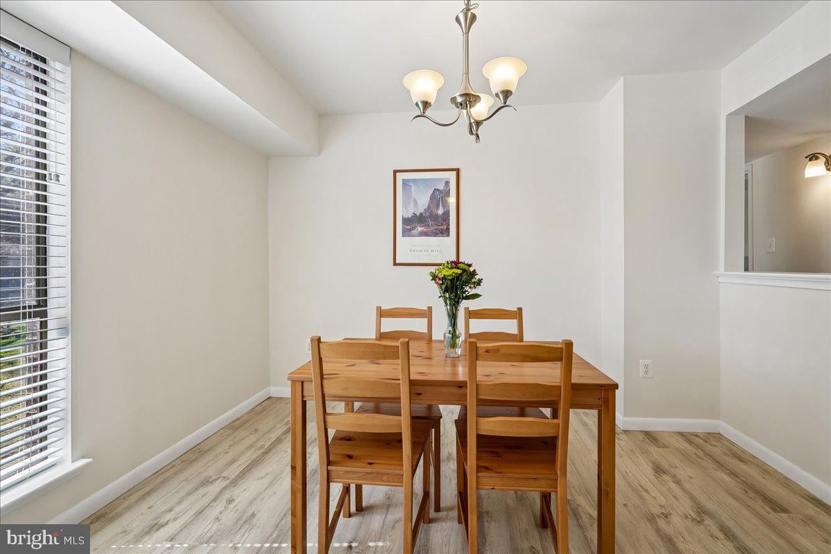 CAMELBACK VILLAGE - Residential