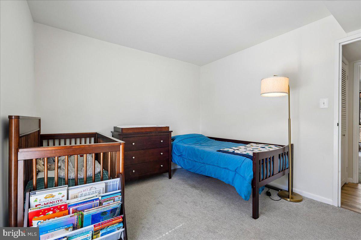 CAMELBACK VILLAGE - Residential