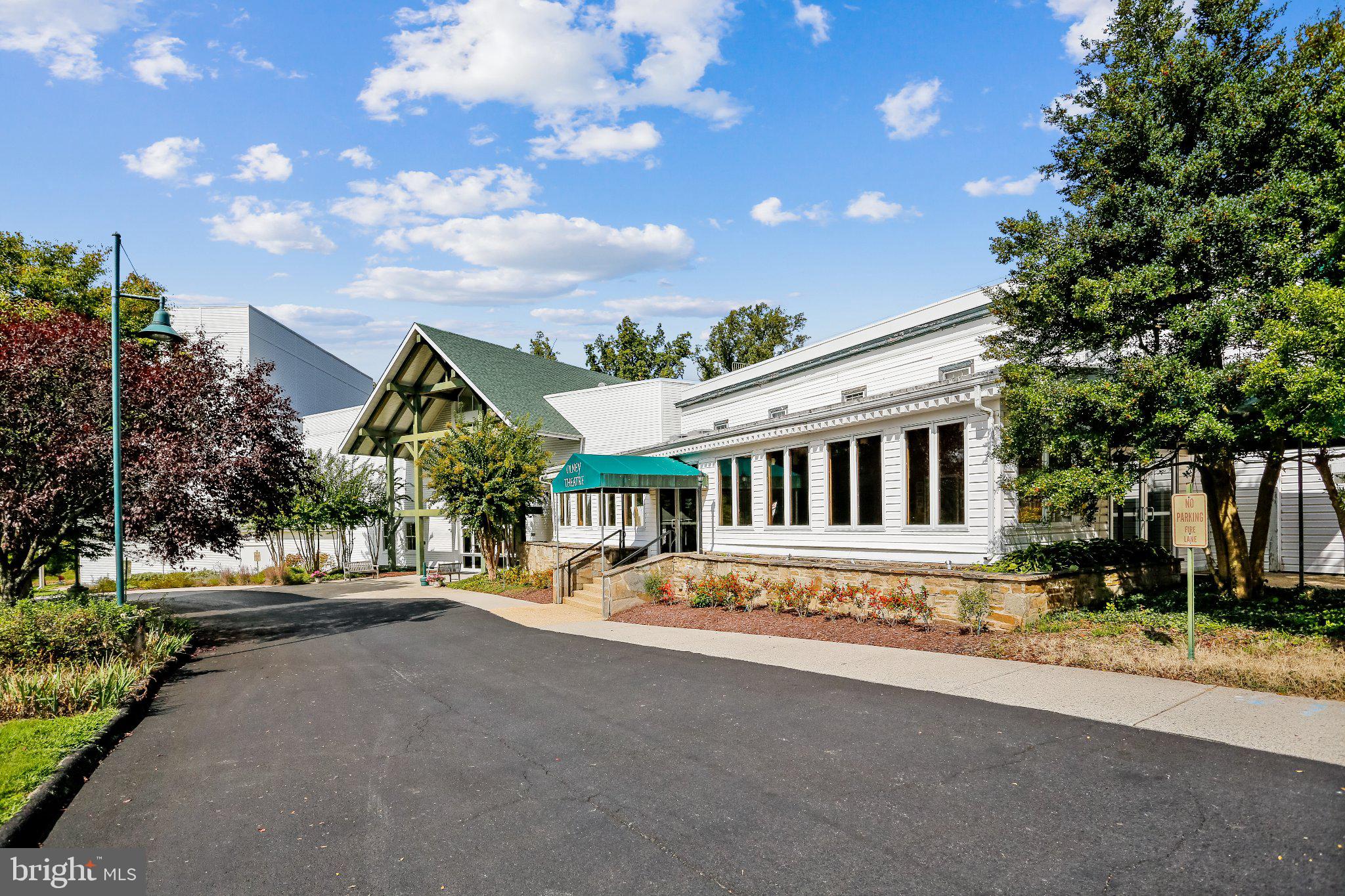 CAMELBACK VILLAGE - Residential