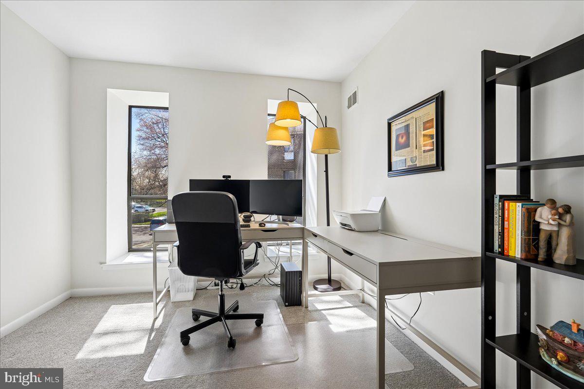 CAMELBACK VILLAGE - Residential