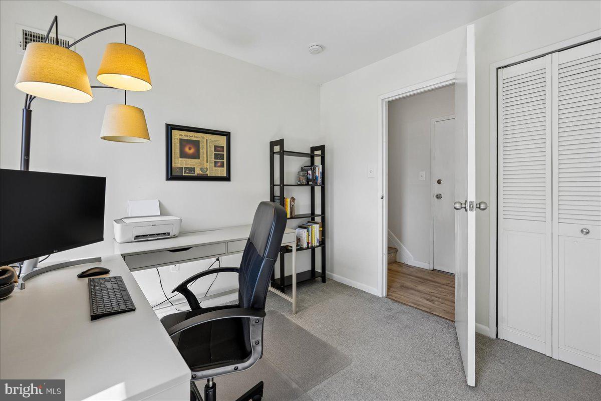 CAMELBACK VILLAGE - Residential