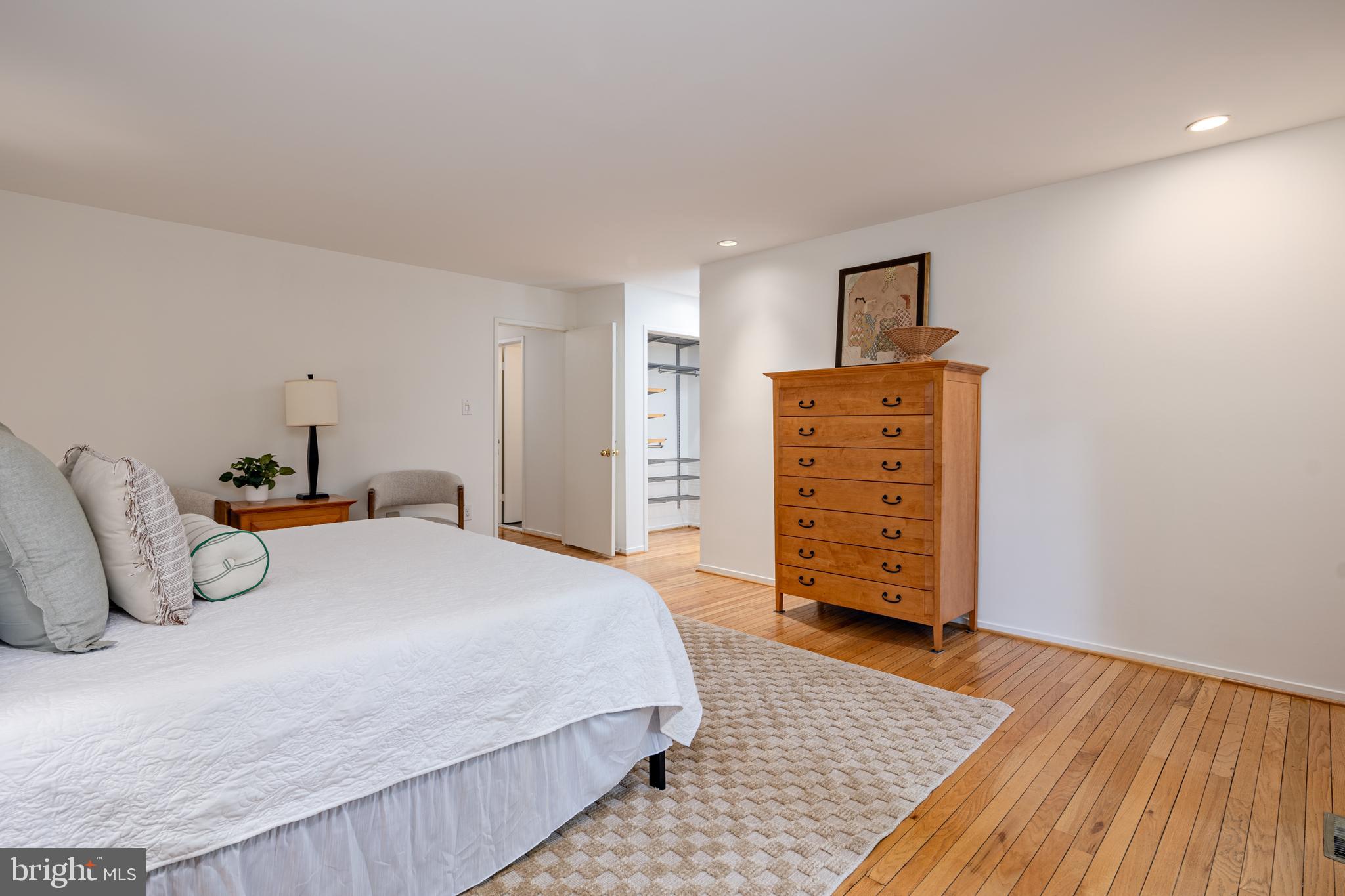 CONGRESSIONAL COUNTRY CLUB ESTATES - Residential