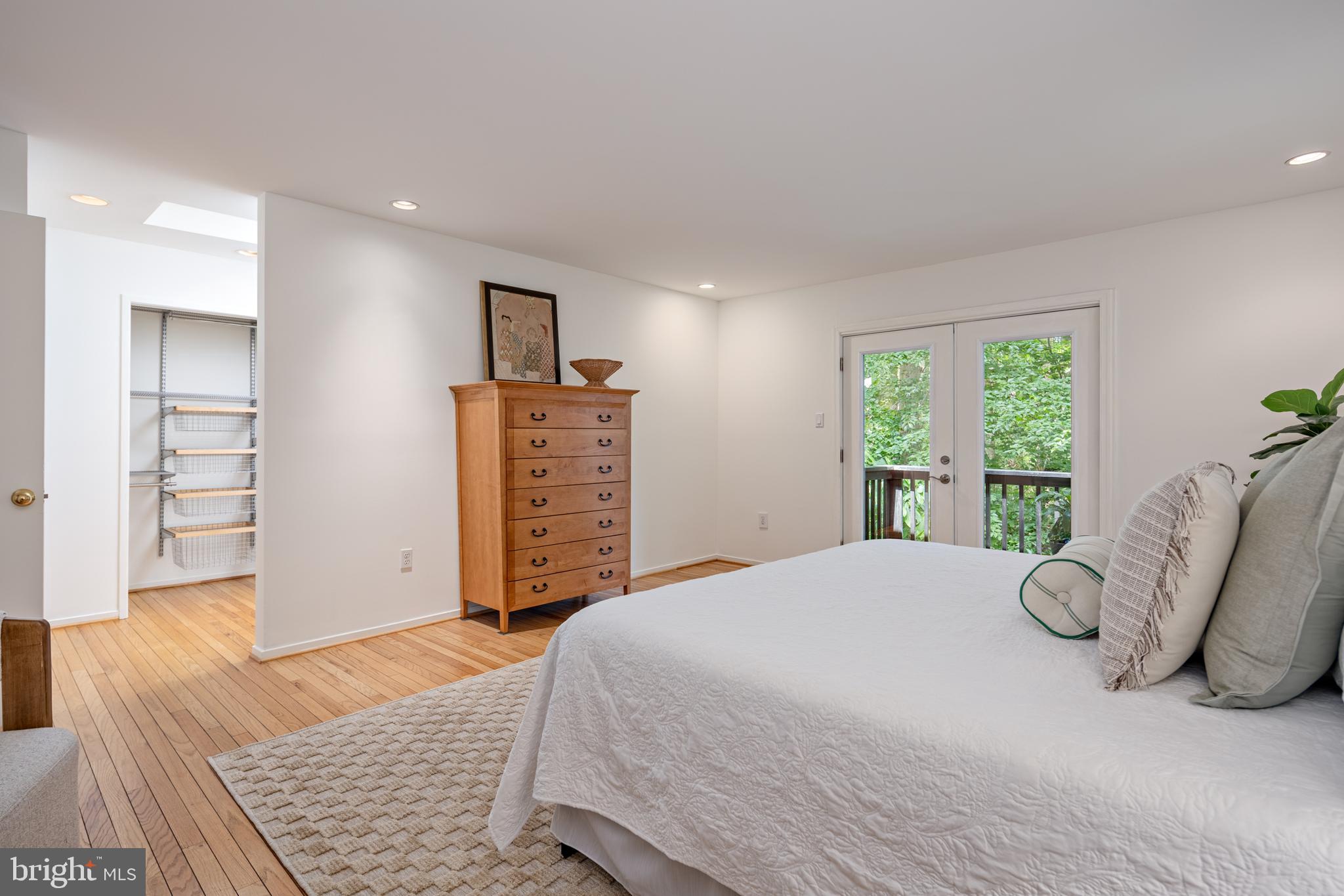 CONGRESSIONAL COUNTRY CLUB ESTATES - Residential