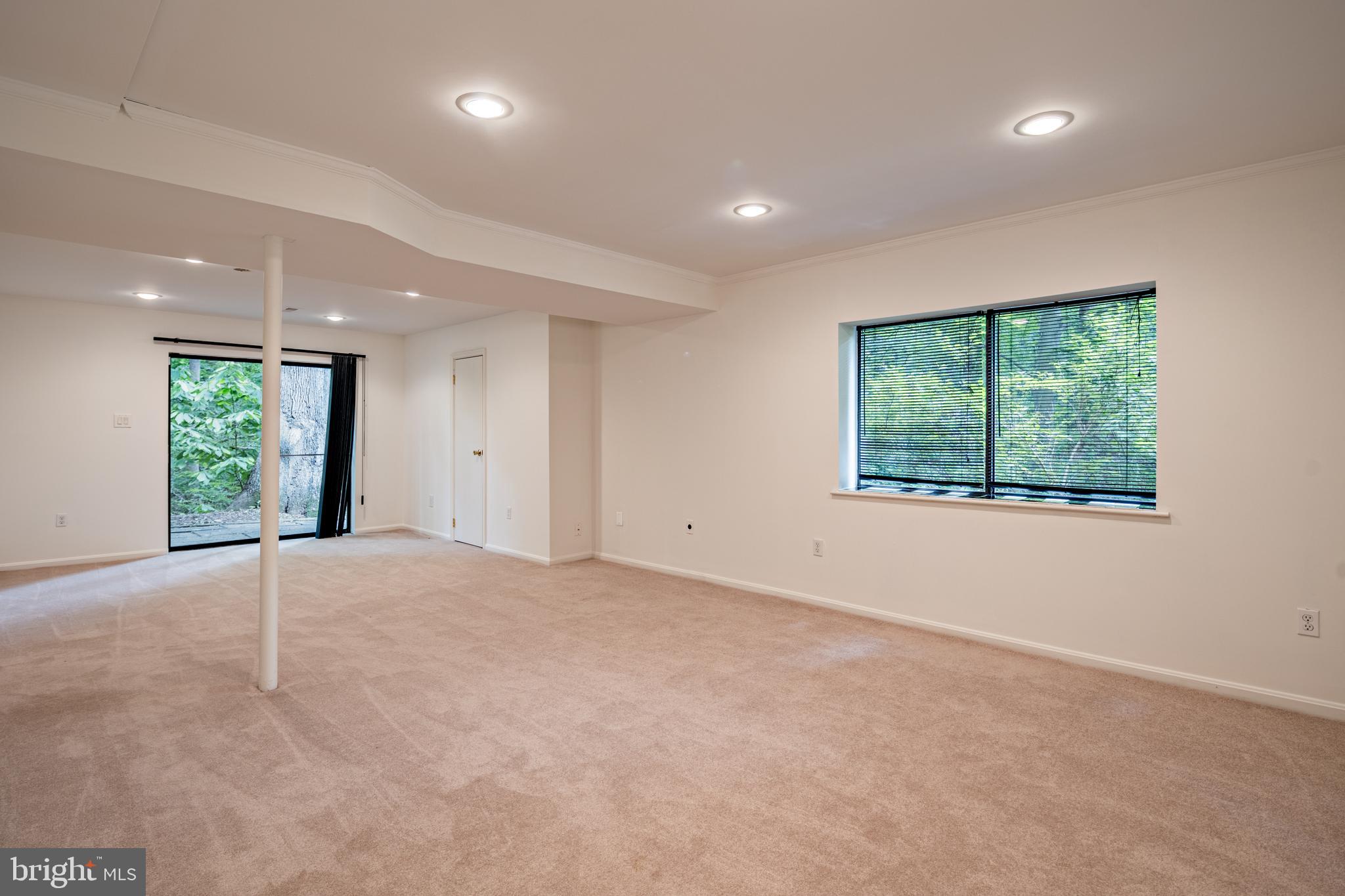 CONGRESSIONAL COUNTRY CLUB ESTATES - Residential