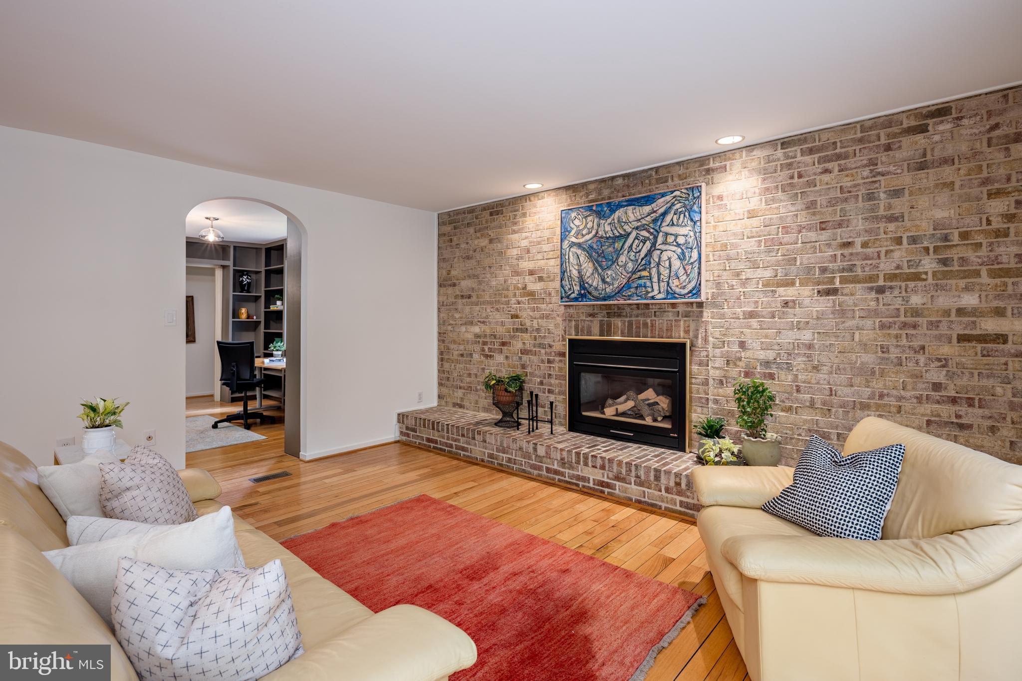 CONGRESSIONAL COUNTRY CLUB ESTATES - Residential