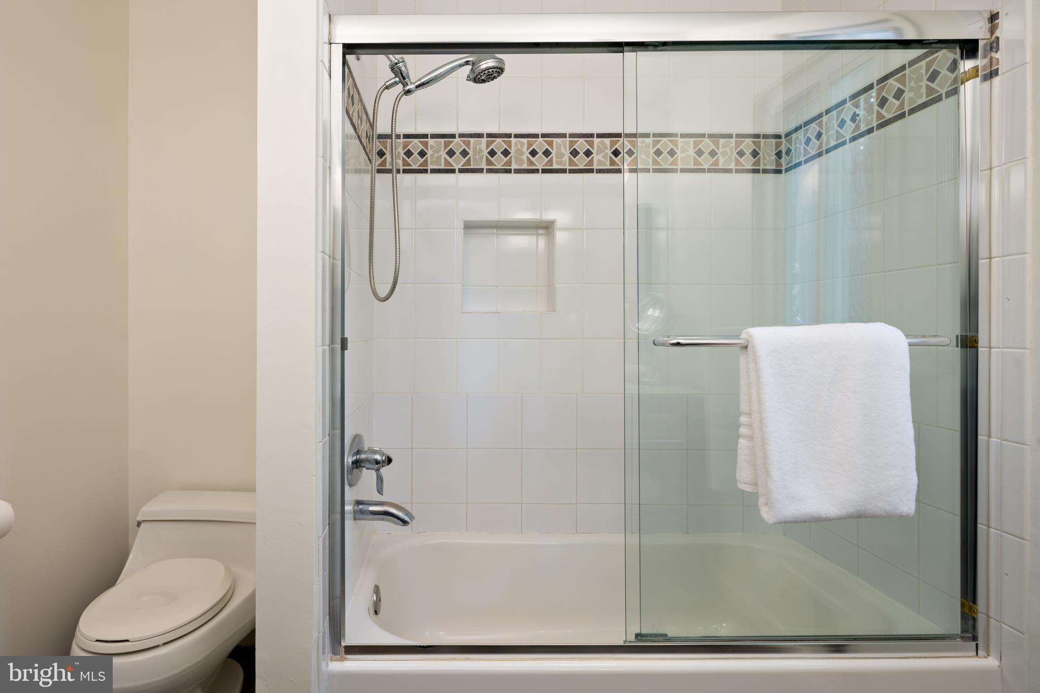 CONGRESSIONAL COUNTRY CLUB ESTATES - Residential