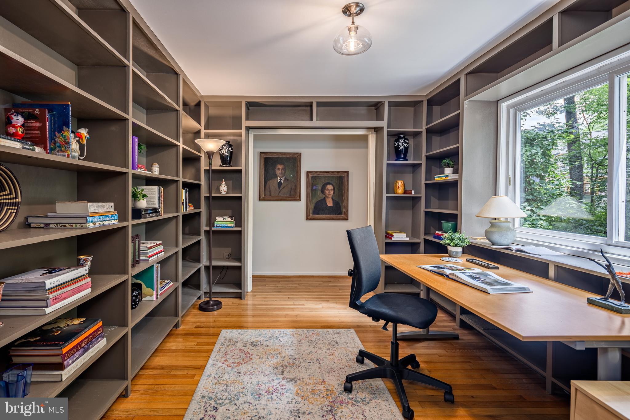 CONGRESSIONAL COUNTRY CLUB ESTATES - Residential