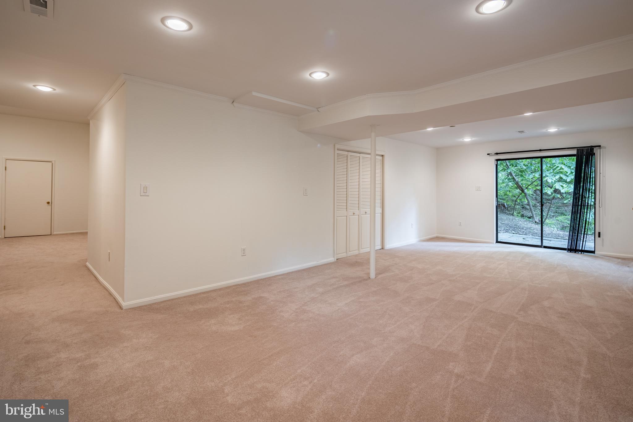 CONGRESSIONAL COUNTRY CLUB ESTATES - Residential