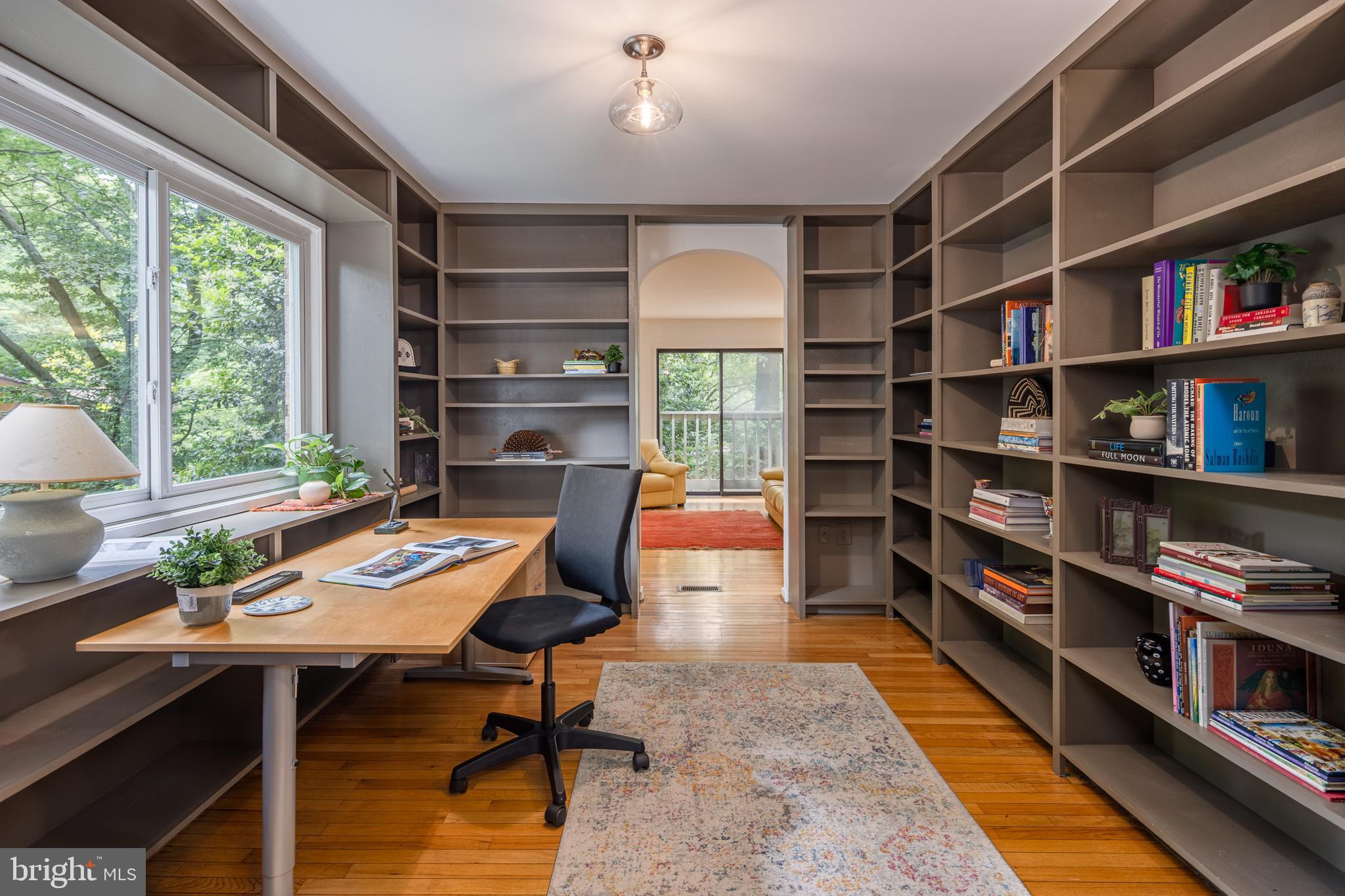 CONGRESSIONAL COUNTRY CLUB ESTATES - Residential