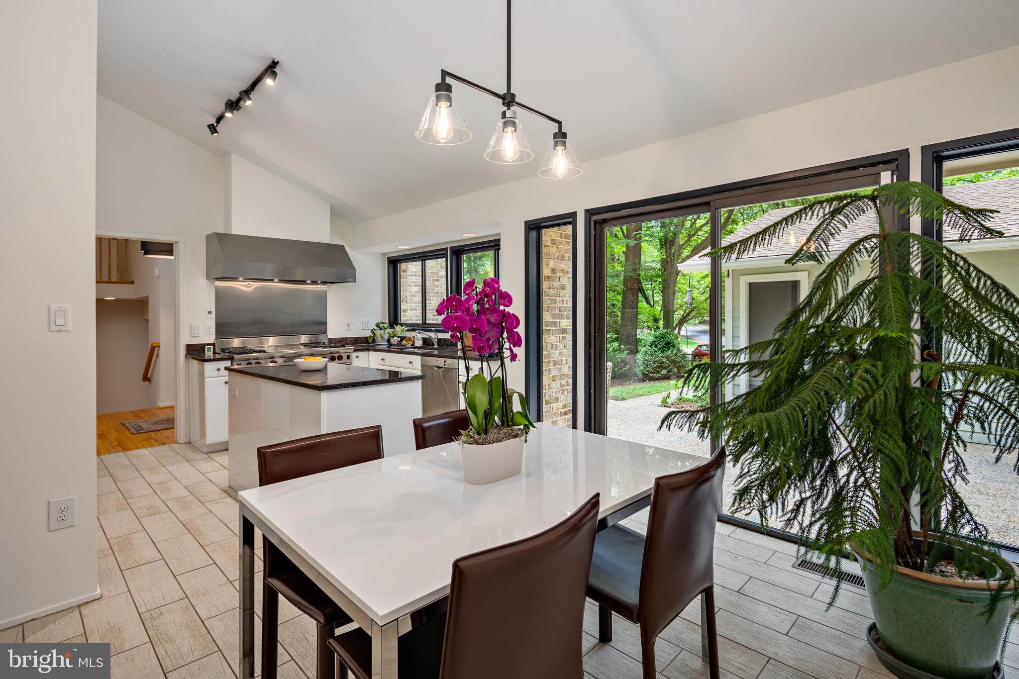 CONGRESSIONAL COUNTRY CLUB ESTATES - Residential