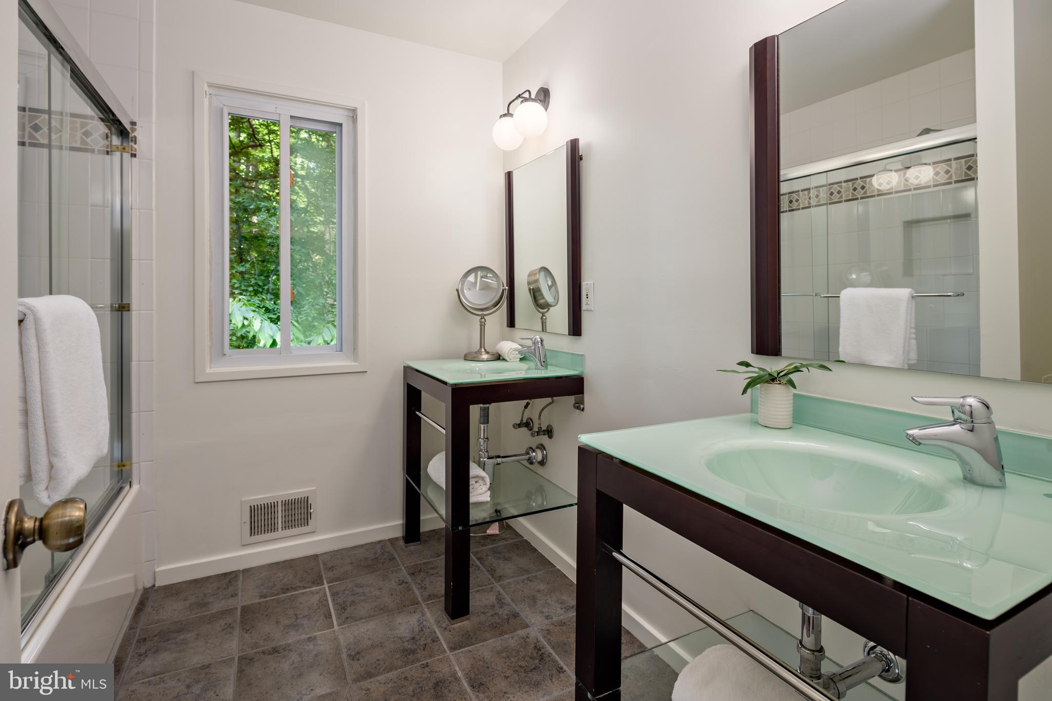 CONGRESSIONAL COUNTRY CLUB ESTATES - Residential