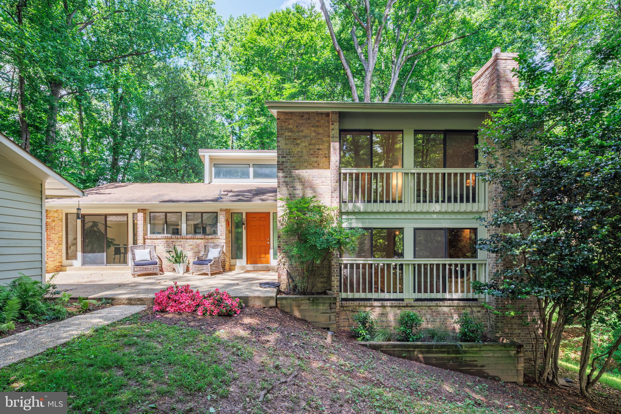 6921 CARLYNN COURT