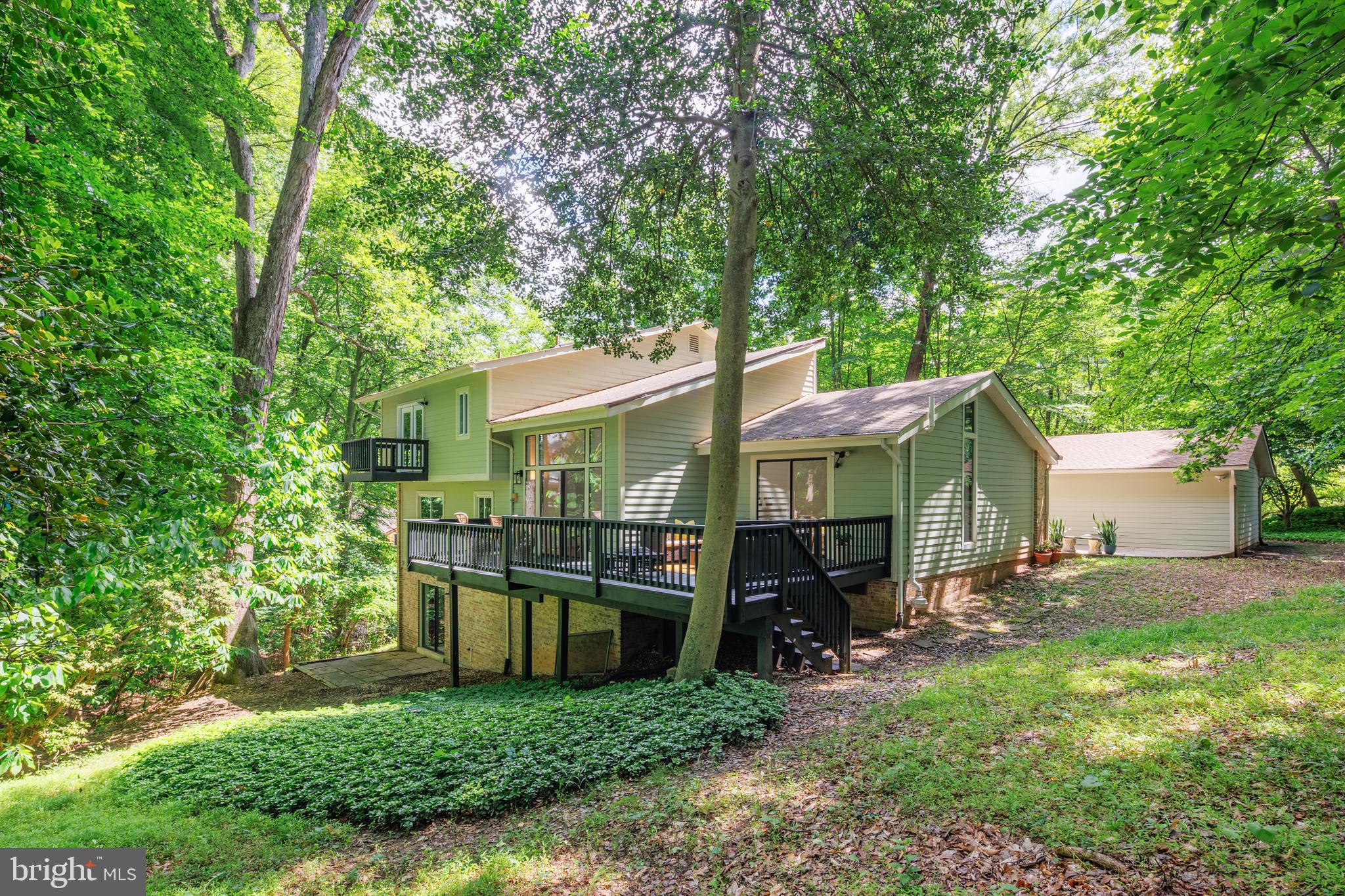 CONGRESSIONAL COUNTRY CLUB ESTATES - Residential