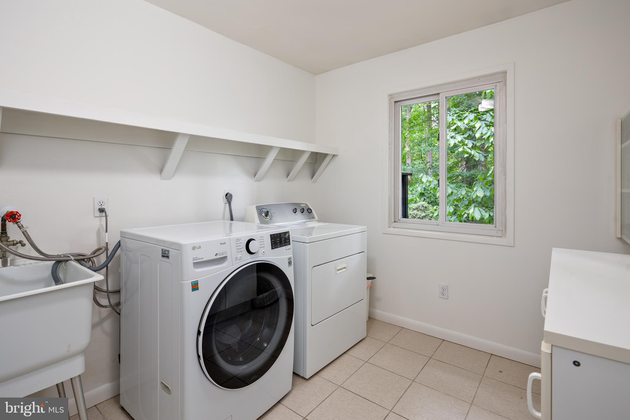 CONGRESSIONAL COUNTRY CLUB ESTATES - Residential