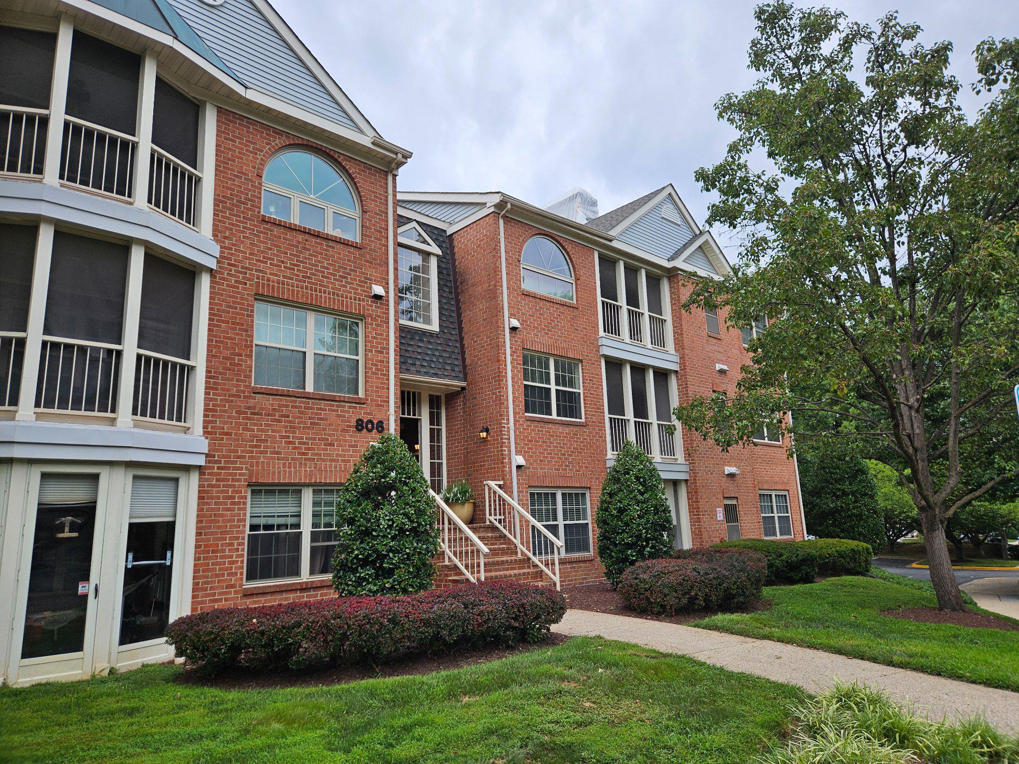 806 AMBER TREE COURT 806-303