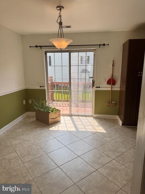 STONEHAVEN MEWS IN CROFTON VILLAGE - Residential Lease