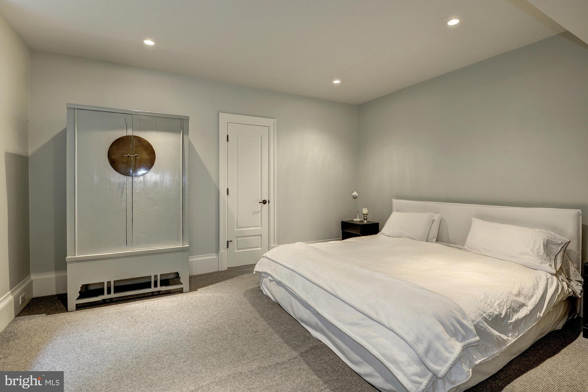 CLEVELAND PARK - Residential