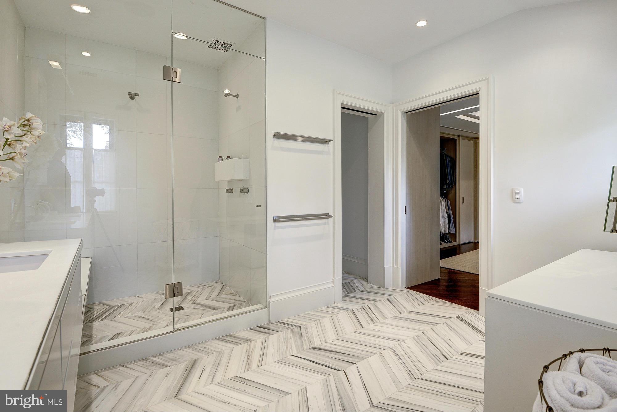 CLEVELAND PARK - Residential